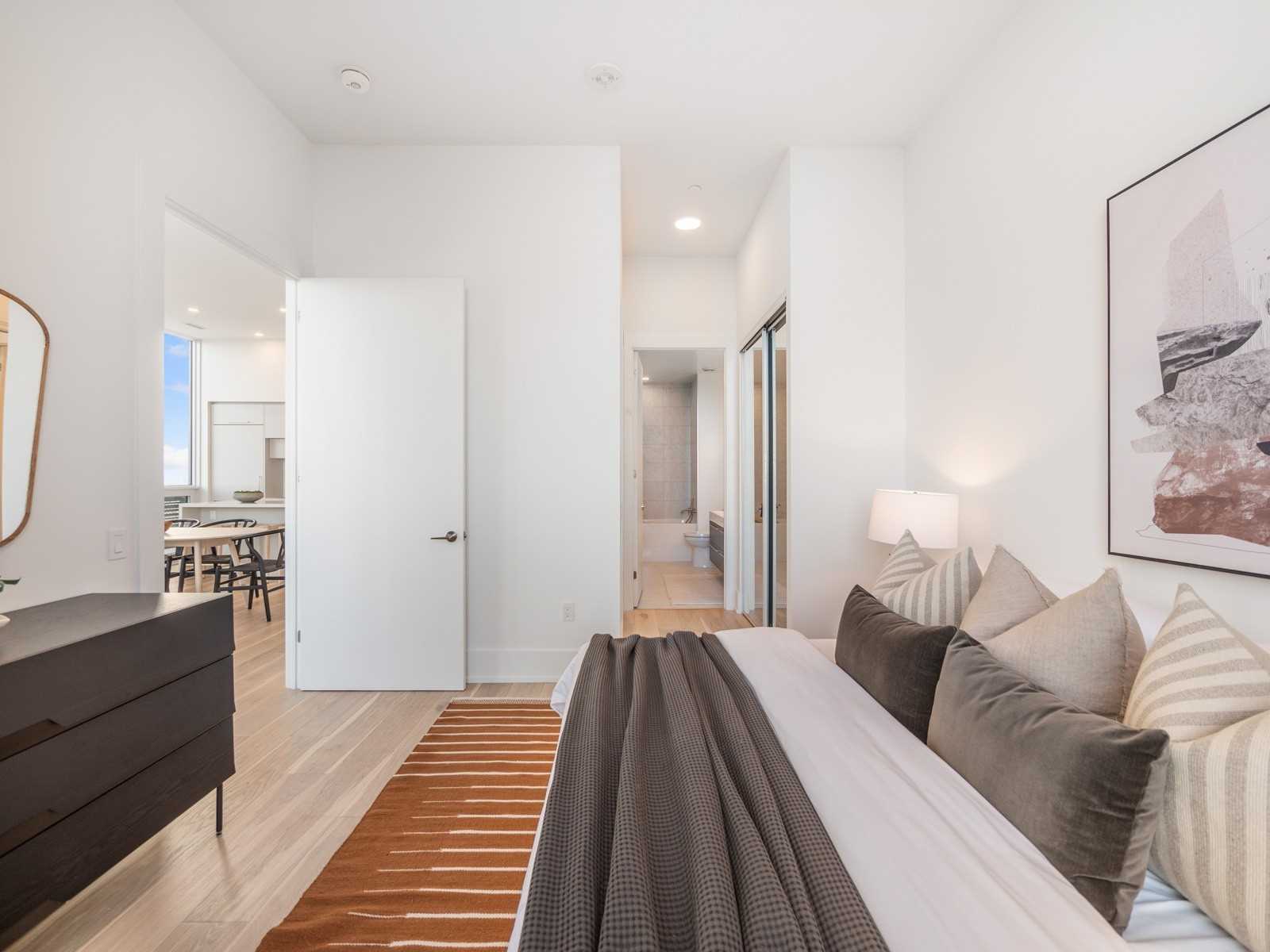 39 Roehampton Avenue, #4602