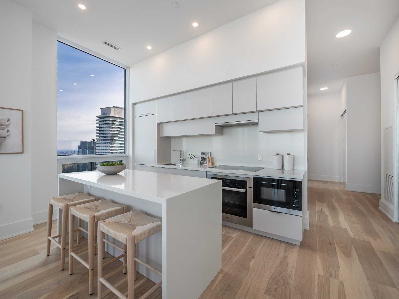 39 Roehampton Avenue, #4602