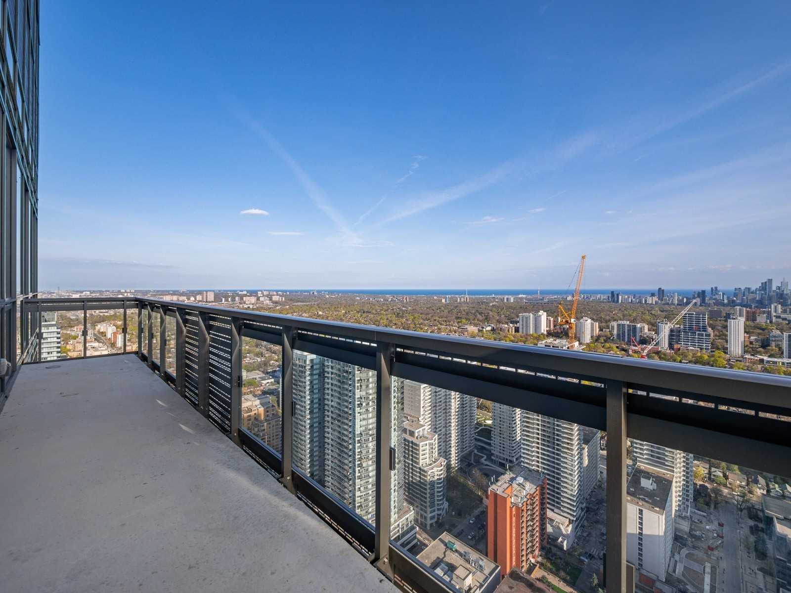 39 Roehampton Avenue, #4602