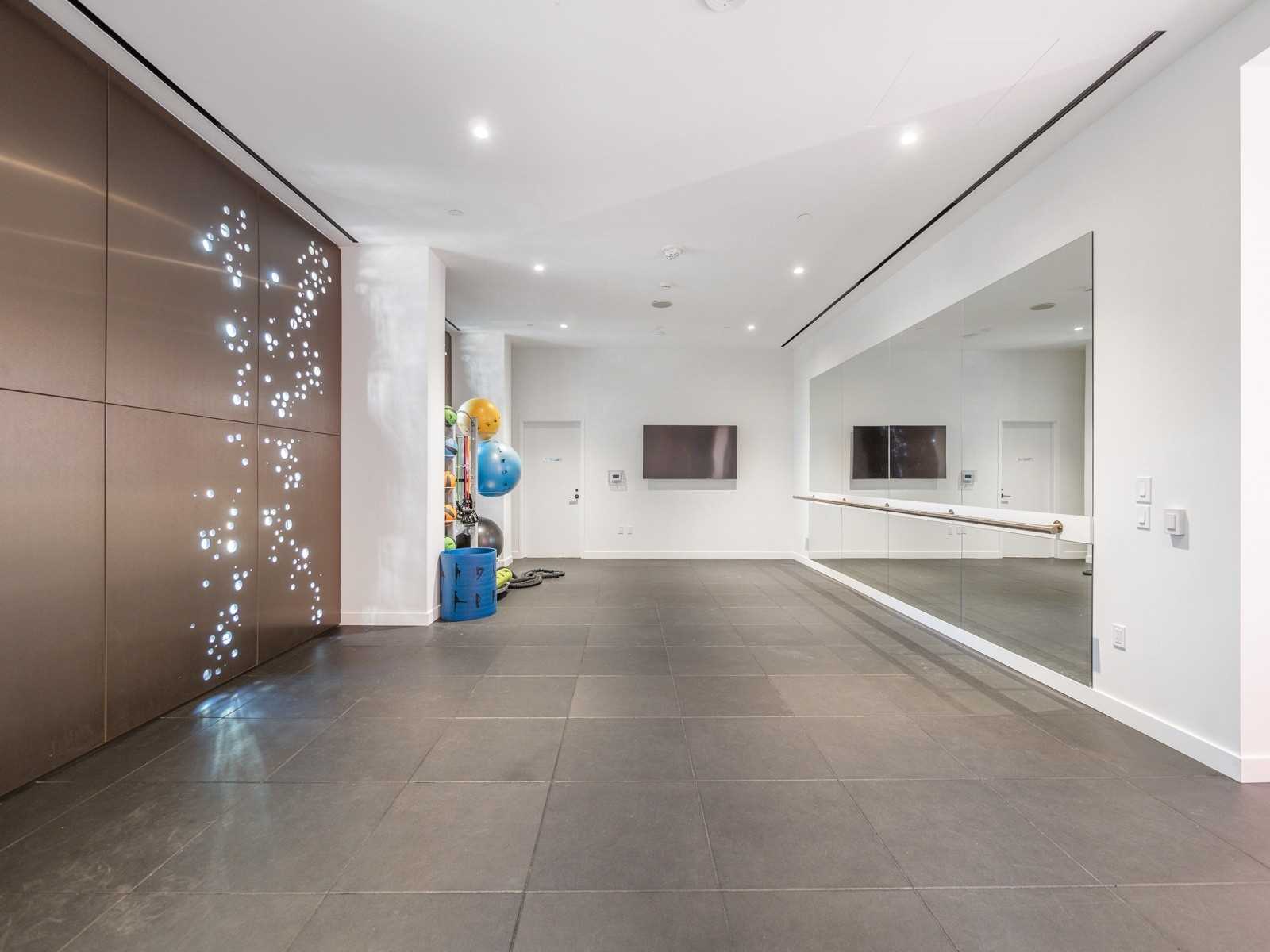 39 Roehampton Avenue, #4602