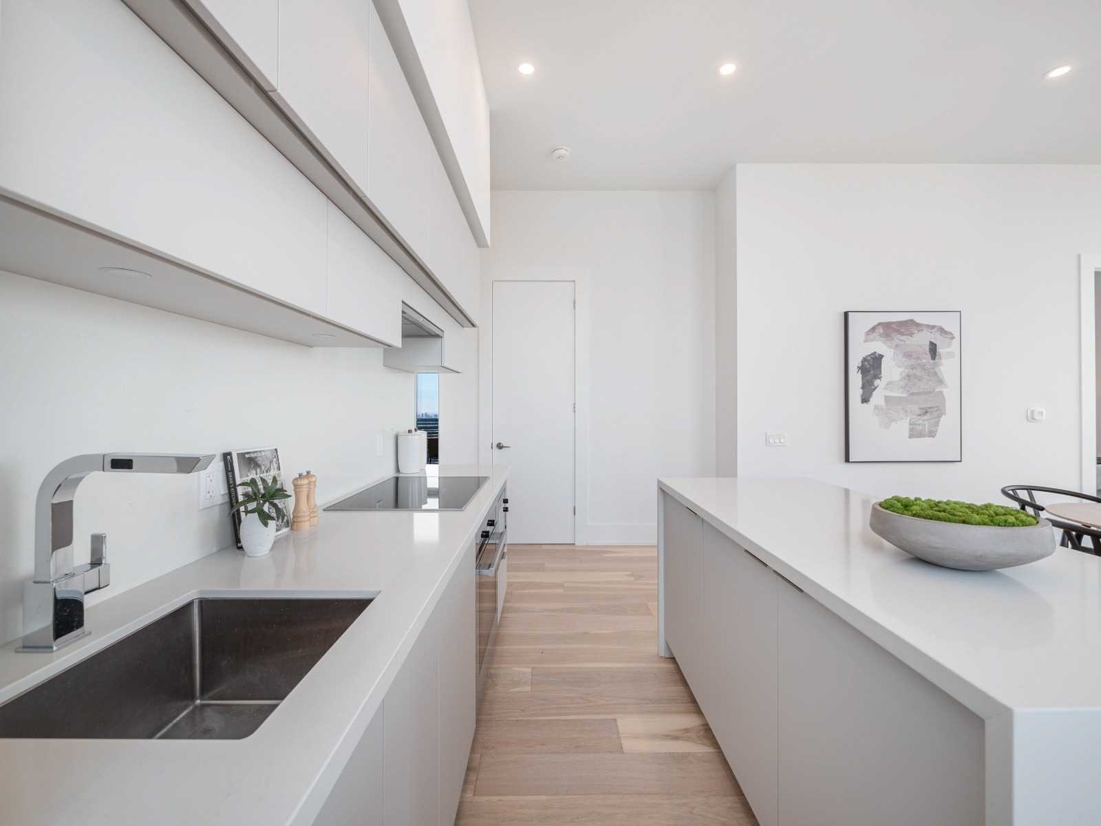 39 Roehampton Avenue, #4602