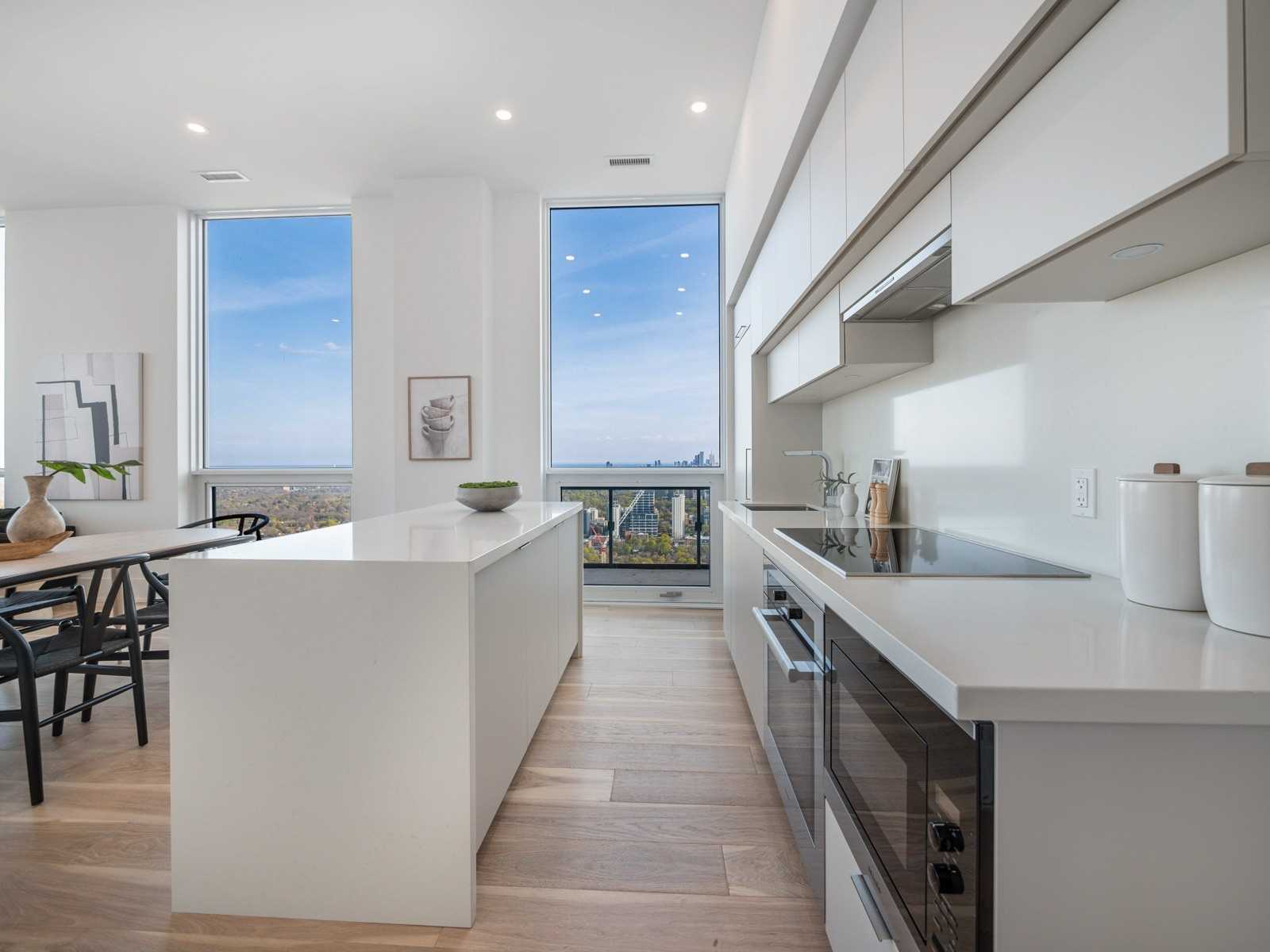 39 Roehampton Avenue, #4602