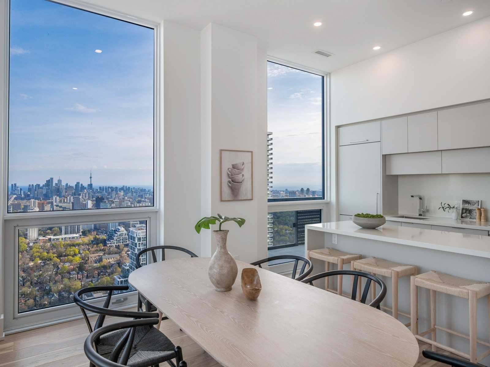 39 Roehampton Avenue, #4602