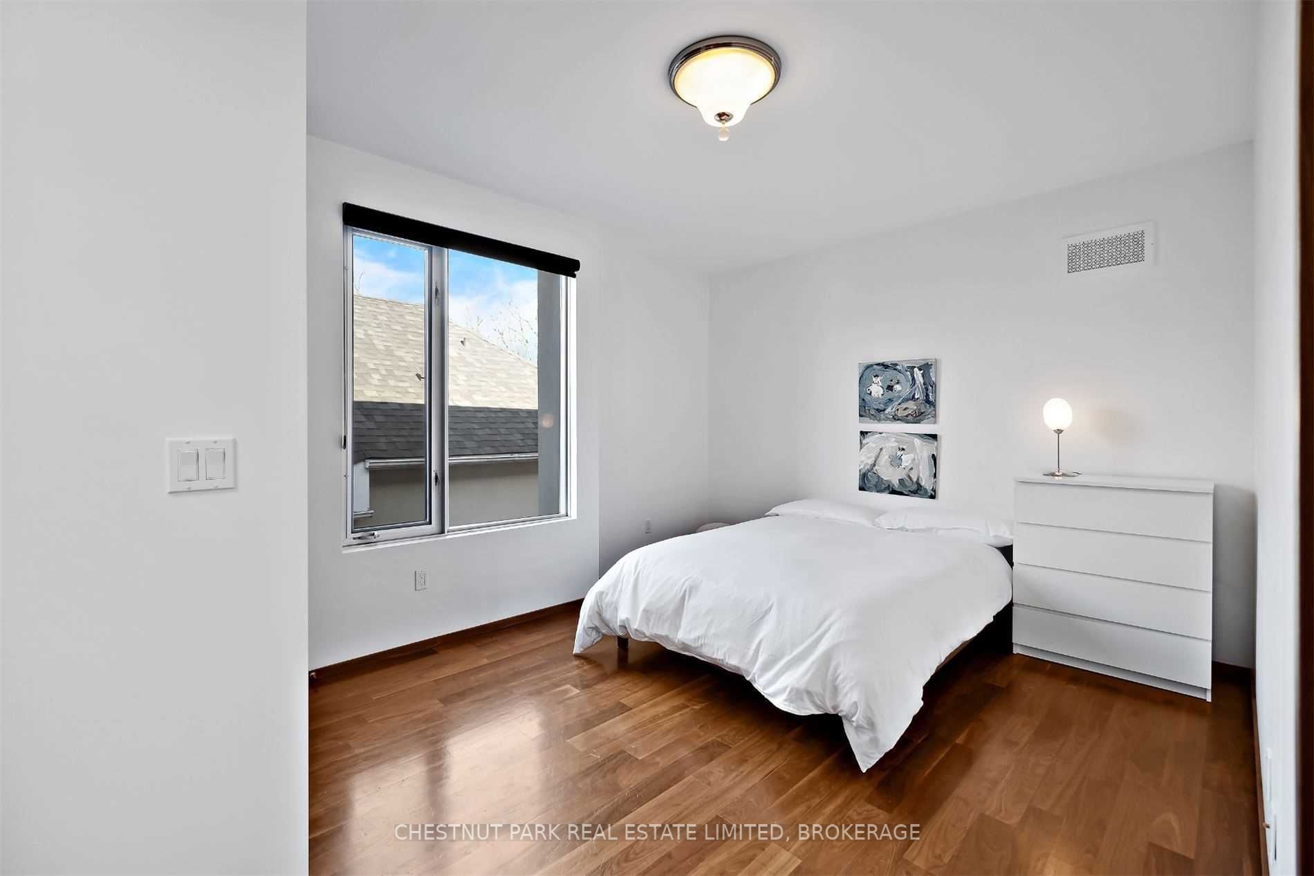 63 Douglas Cres