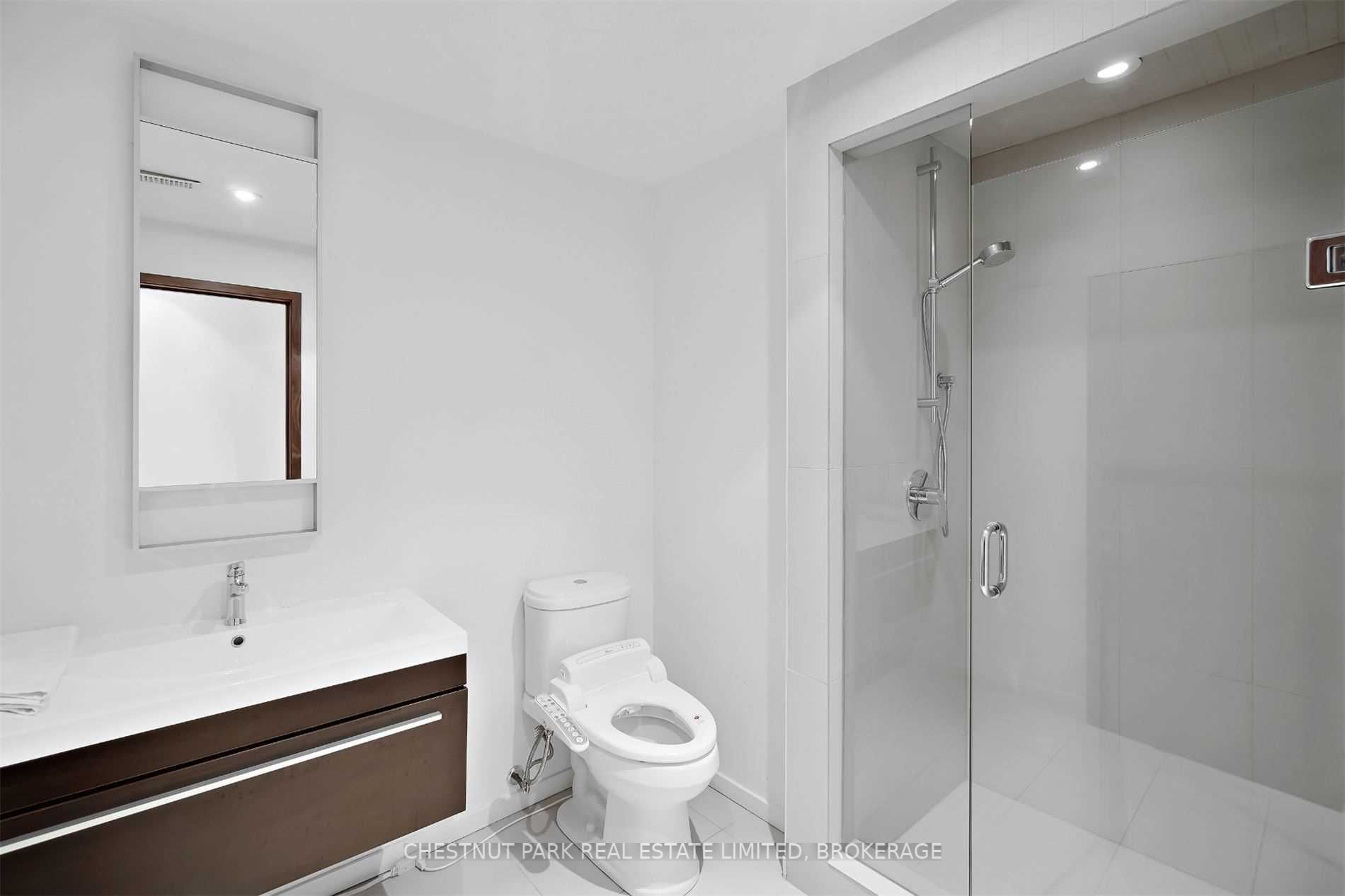 63 Douglas Cres