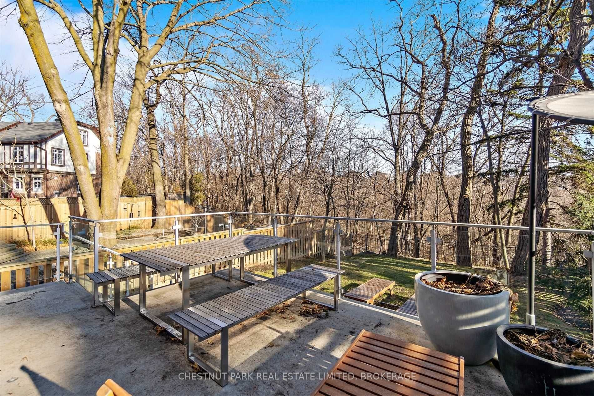 63 Douglas Cres