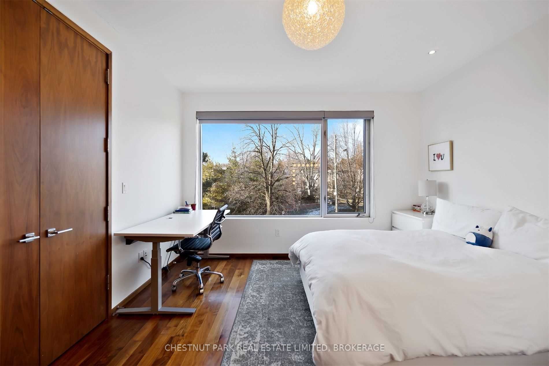 63 Douglas Cres