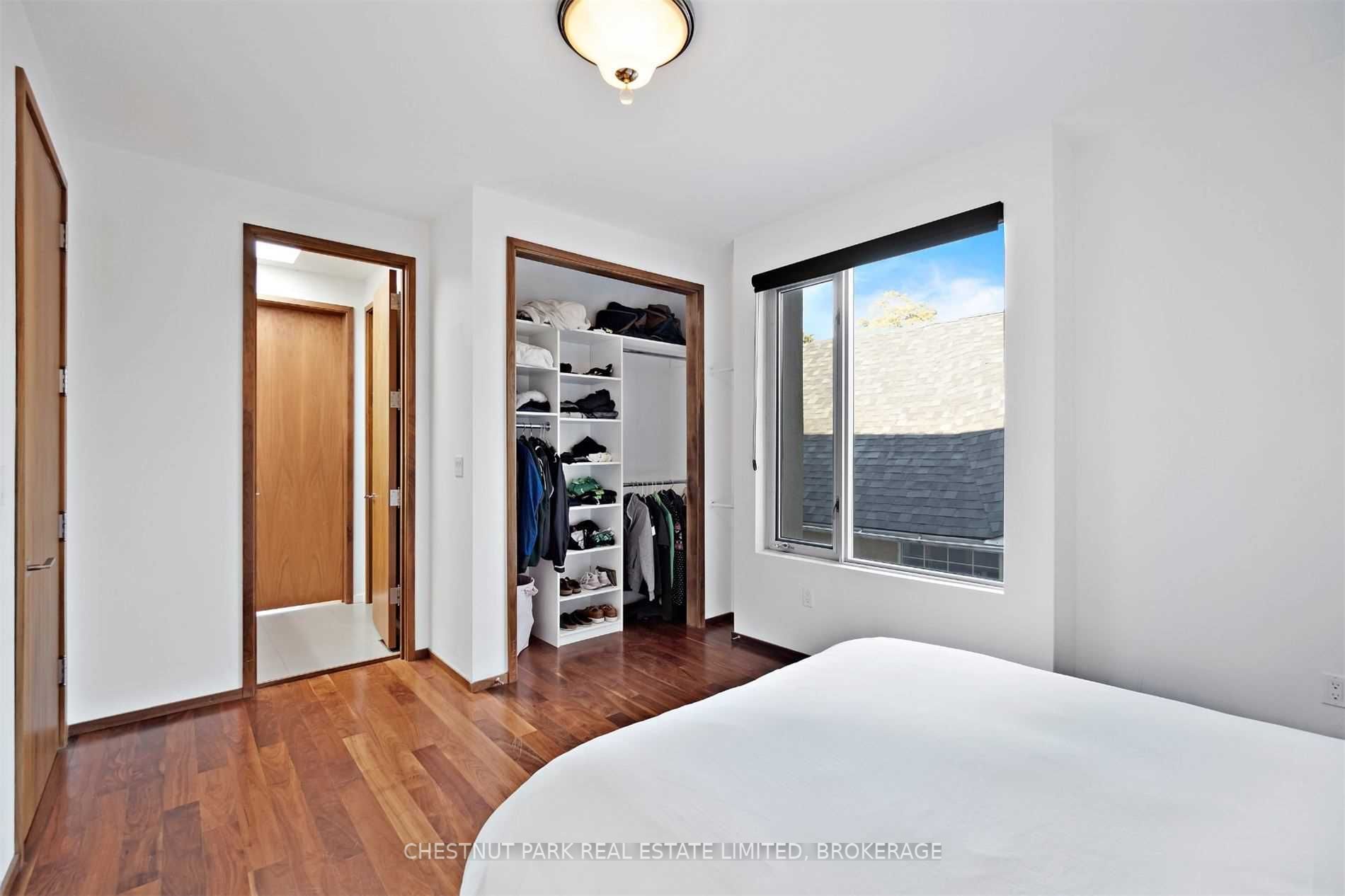 63 Douglas Cres