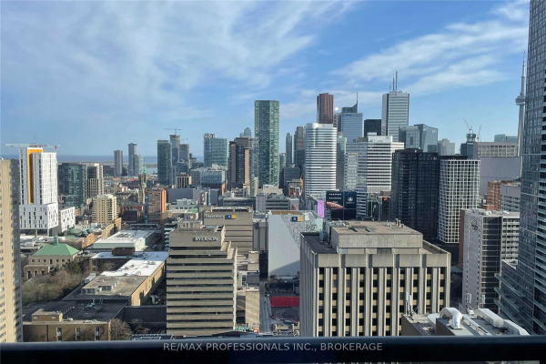 21 Carlton St, Toronto