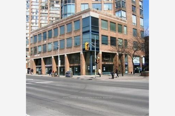 1033 Bay St, Toronto