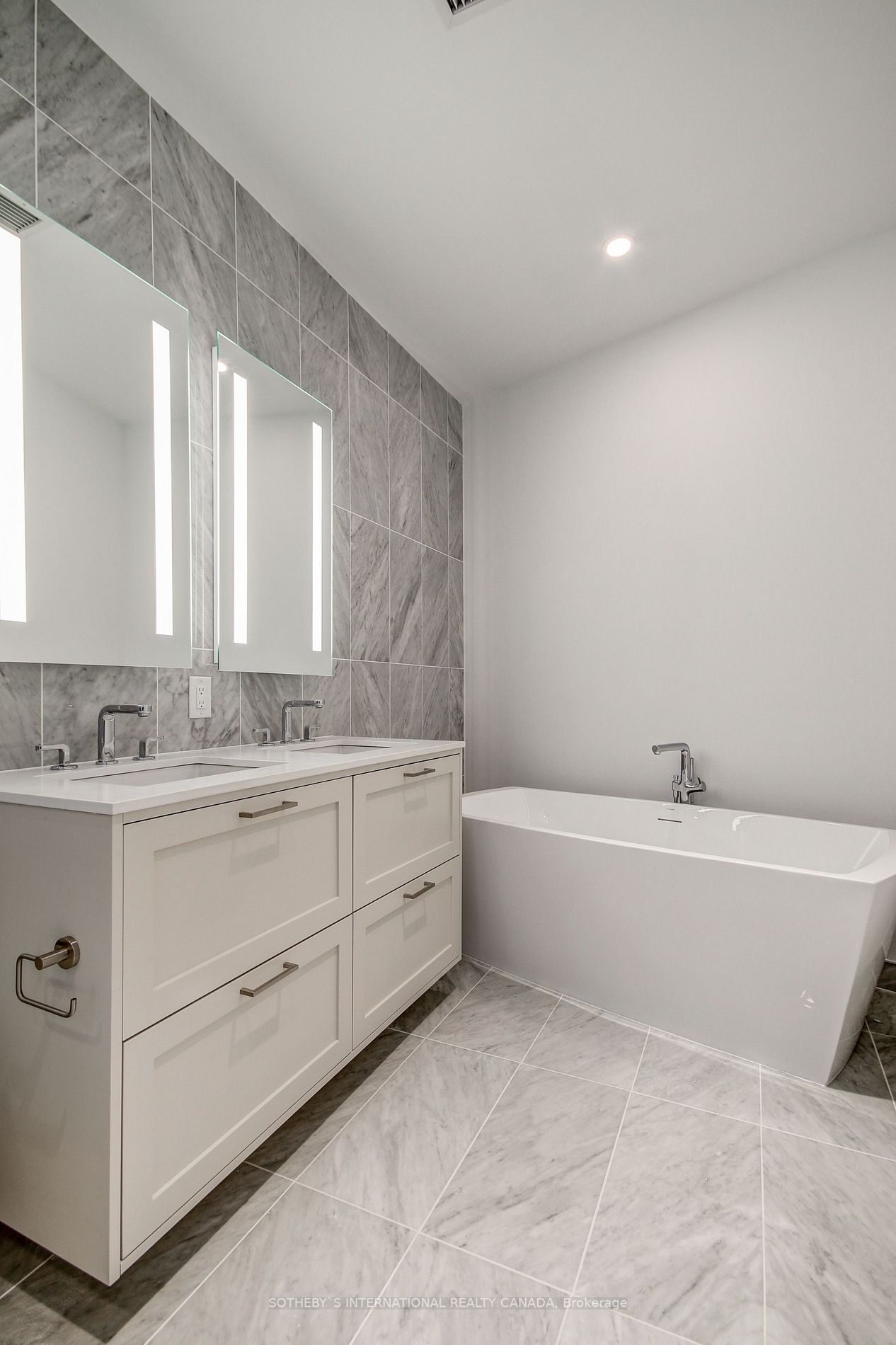 Listing C6047236 - Large Photo # 14