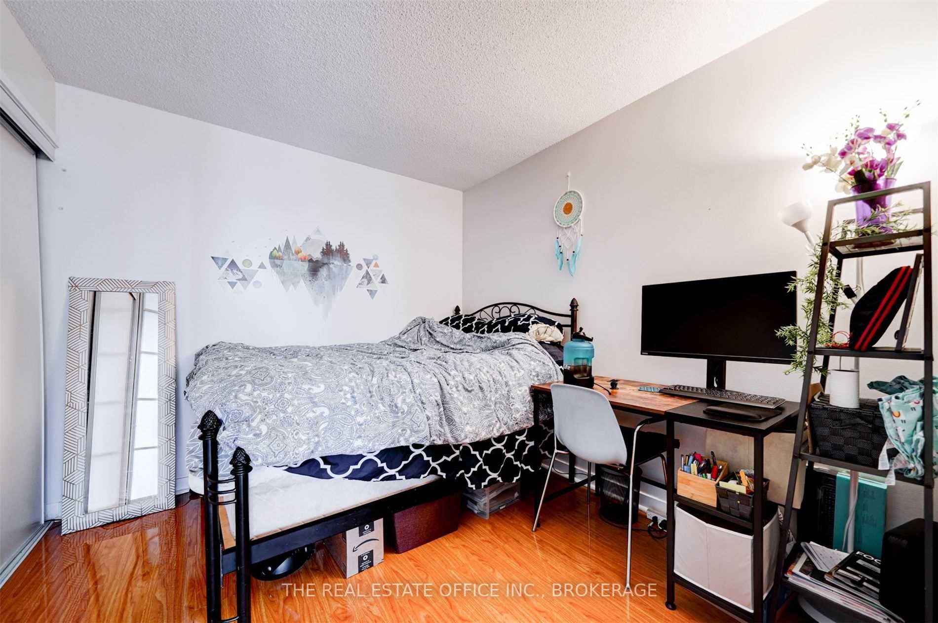 11 Brunel Crt, #3305