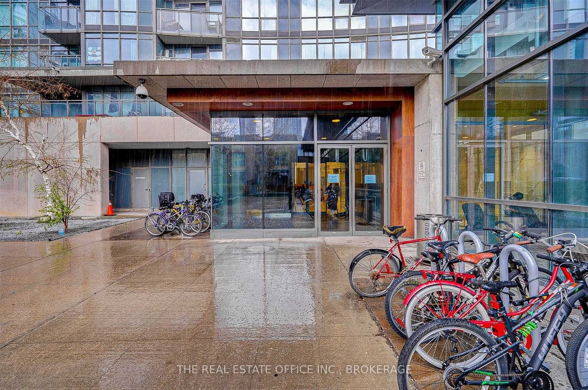 11 Brunel Crt, #3305