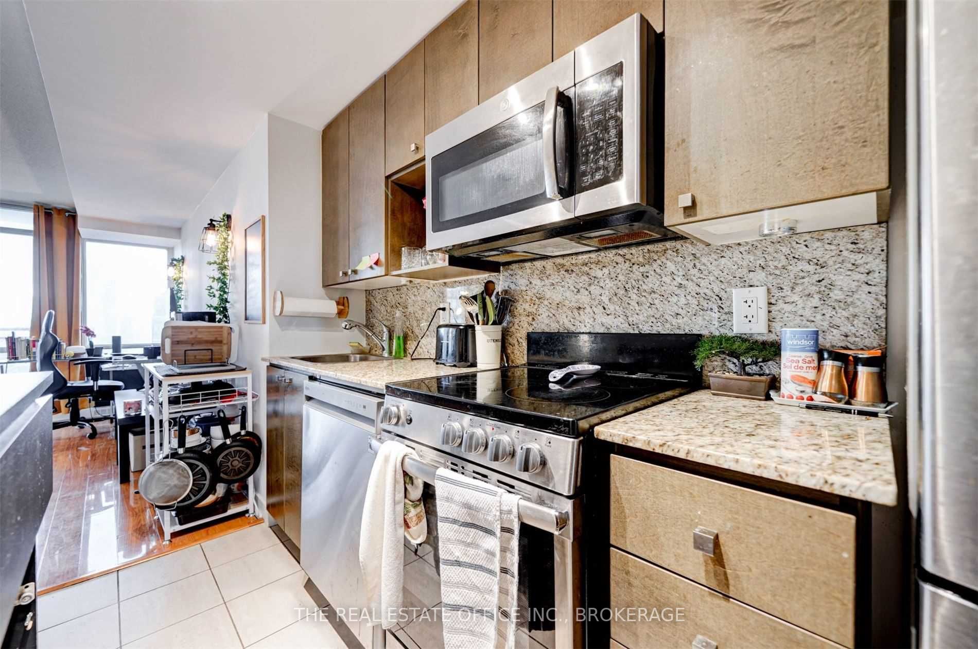 11 Brunel Crt, #3305