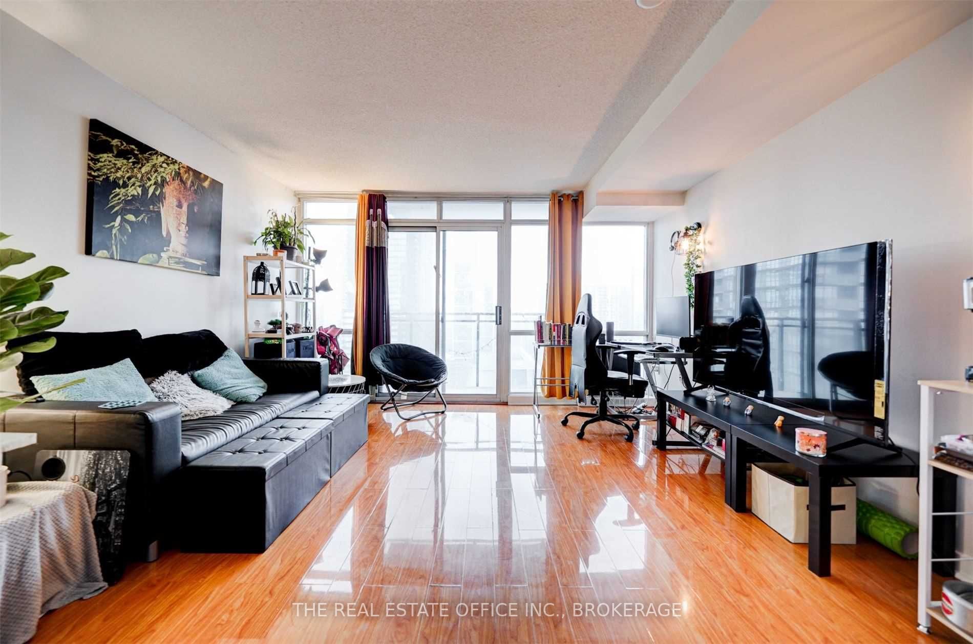 11 Brunel Crt, #3305