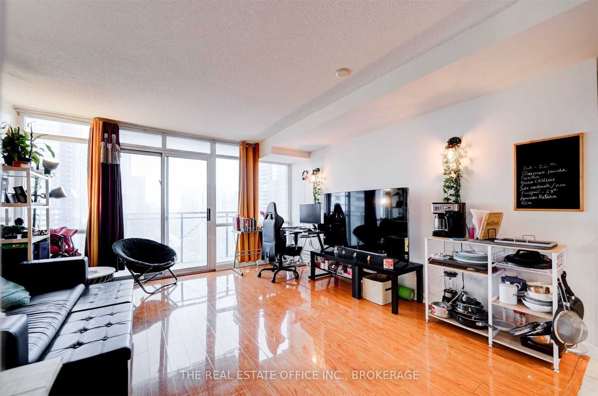 11 Brunel Crt, #3305