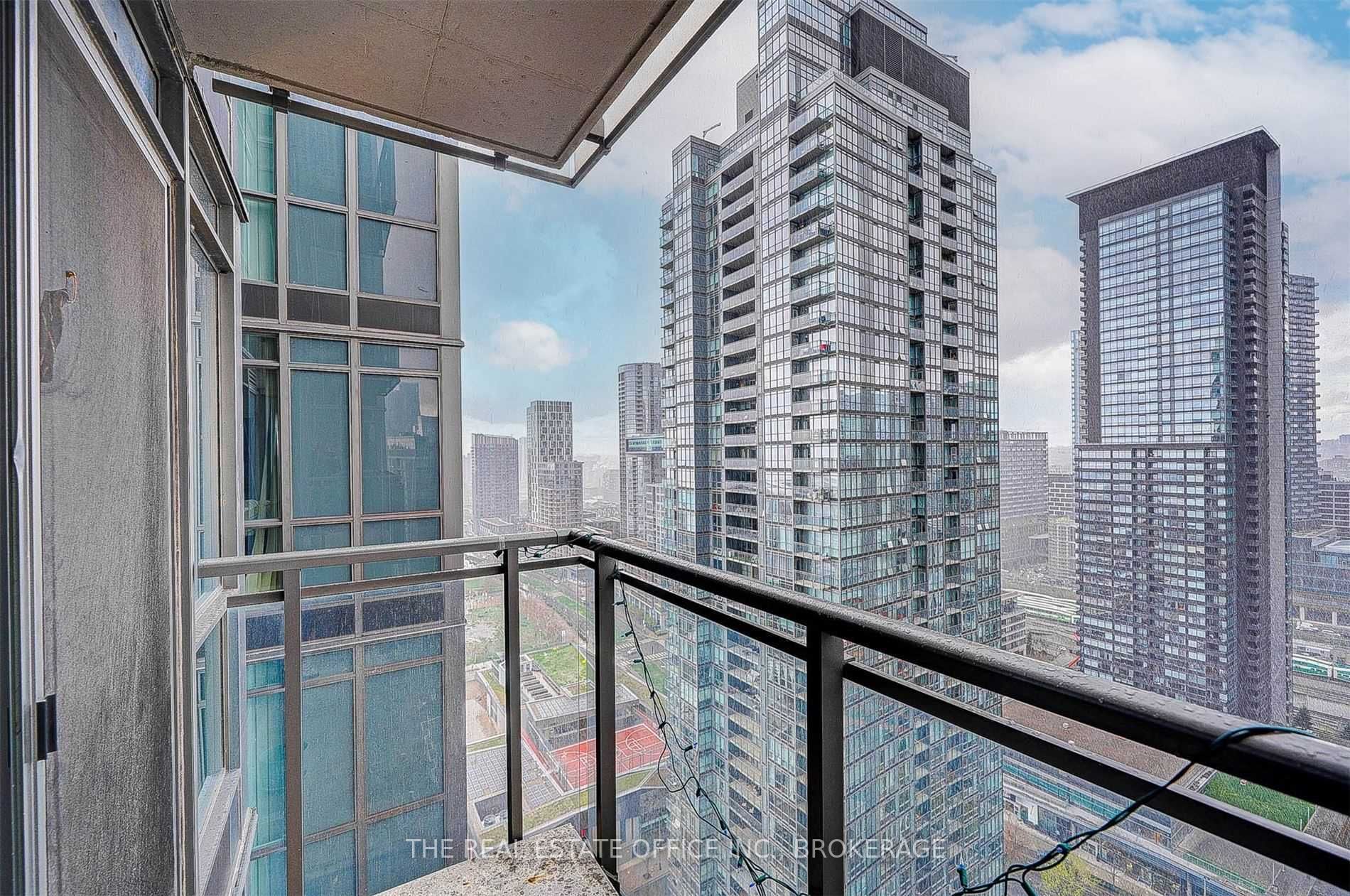 11 Brunel Crt, #3305