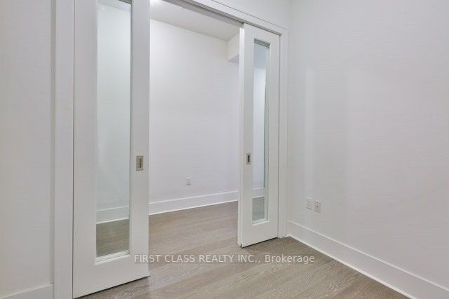 29 Queens Quay E #918