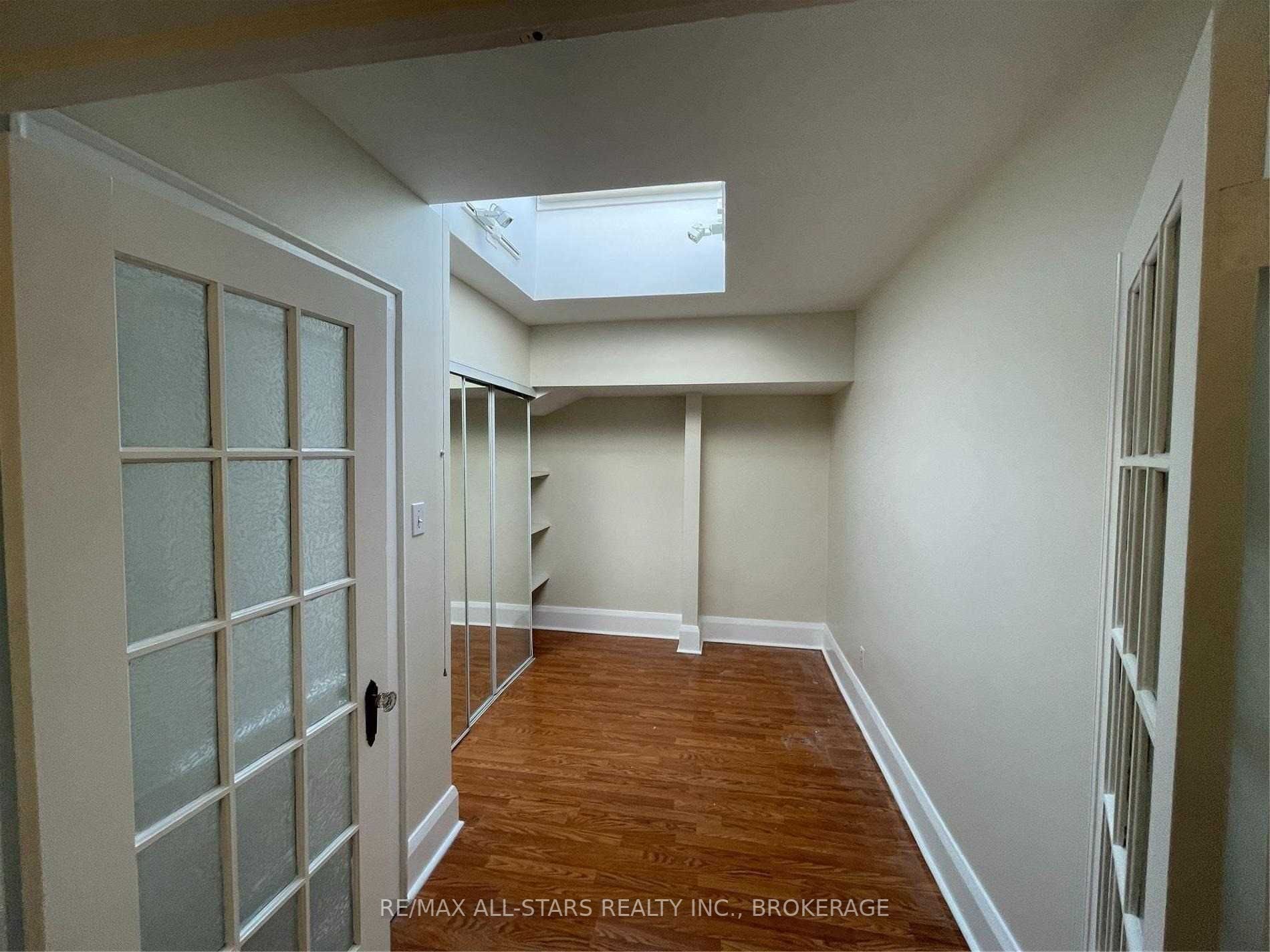 1542 Bayview Ave, #2nd Flr