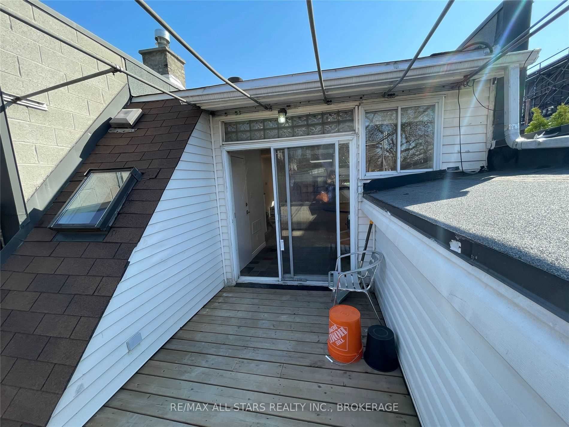 1542 Bayview Ave, #2nd Flr