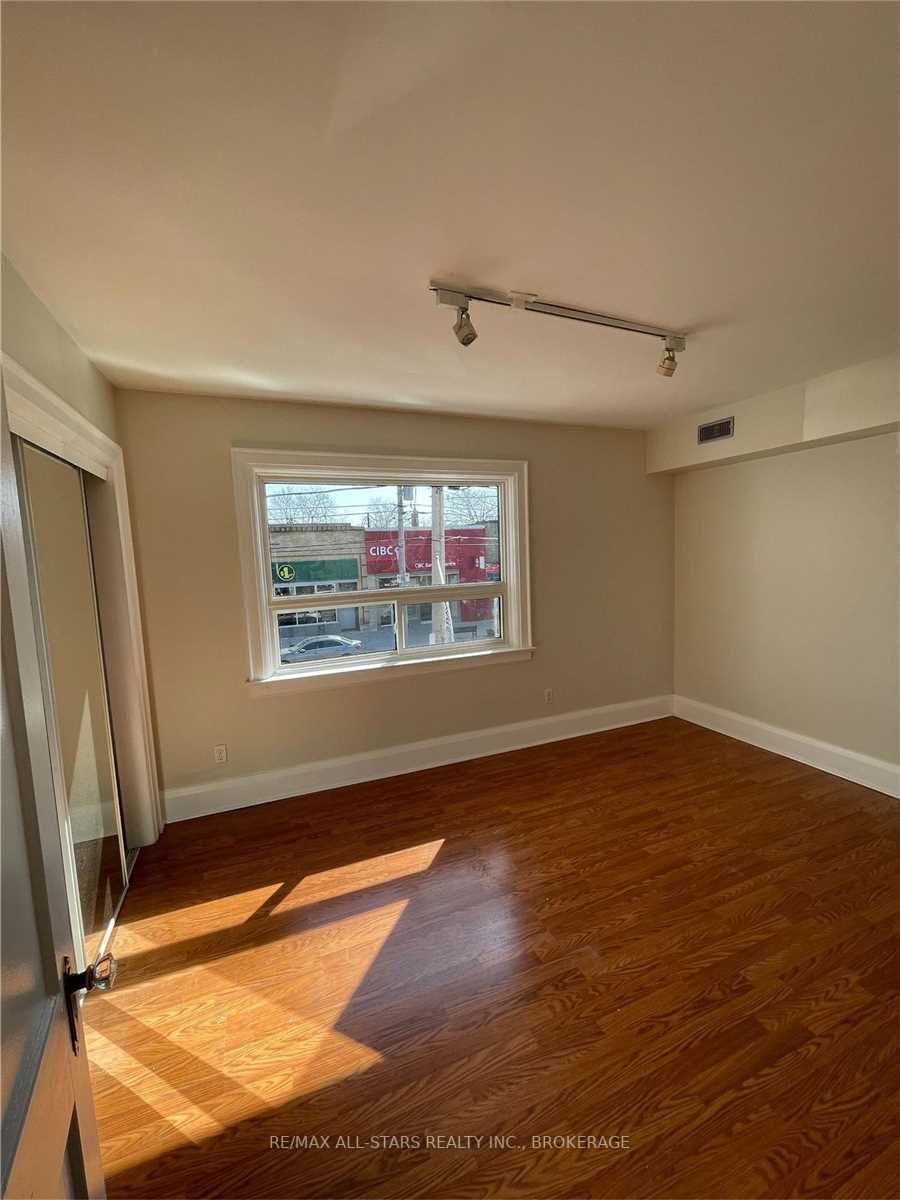1542 Bayview Ave, #2nd Flr