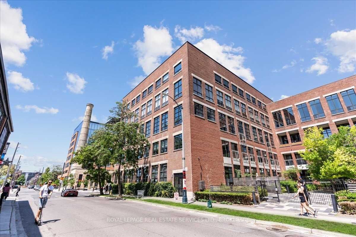 43 Hanna Ave, #306