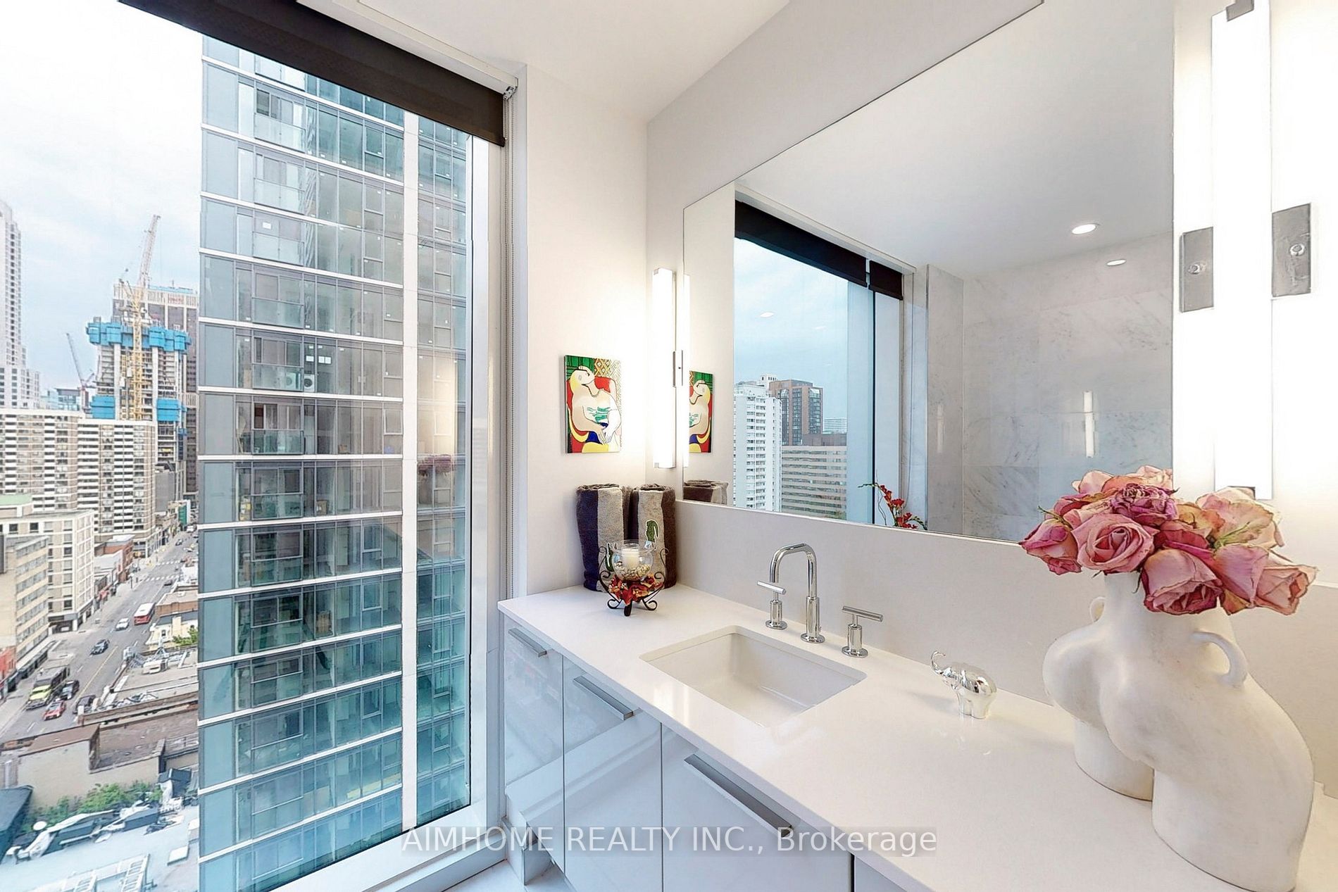 1 Gloucester St, #1816