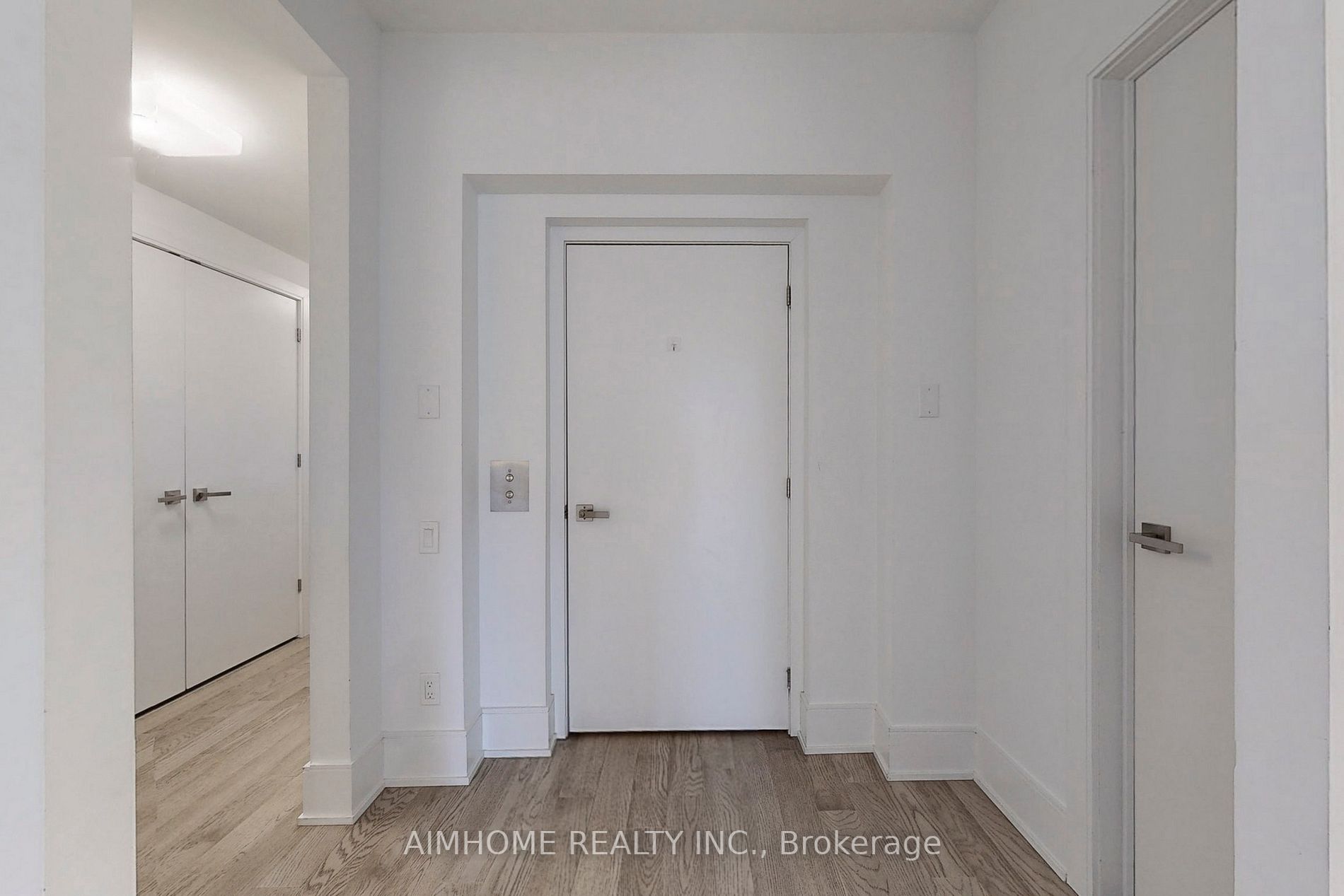 1 Gloucester St, #1816