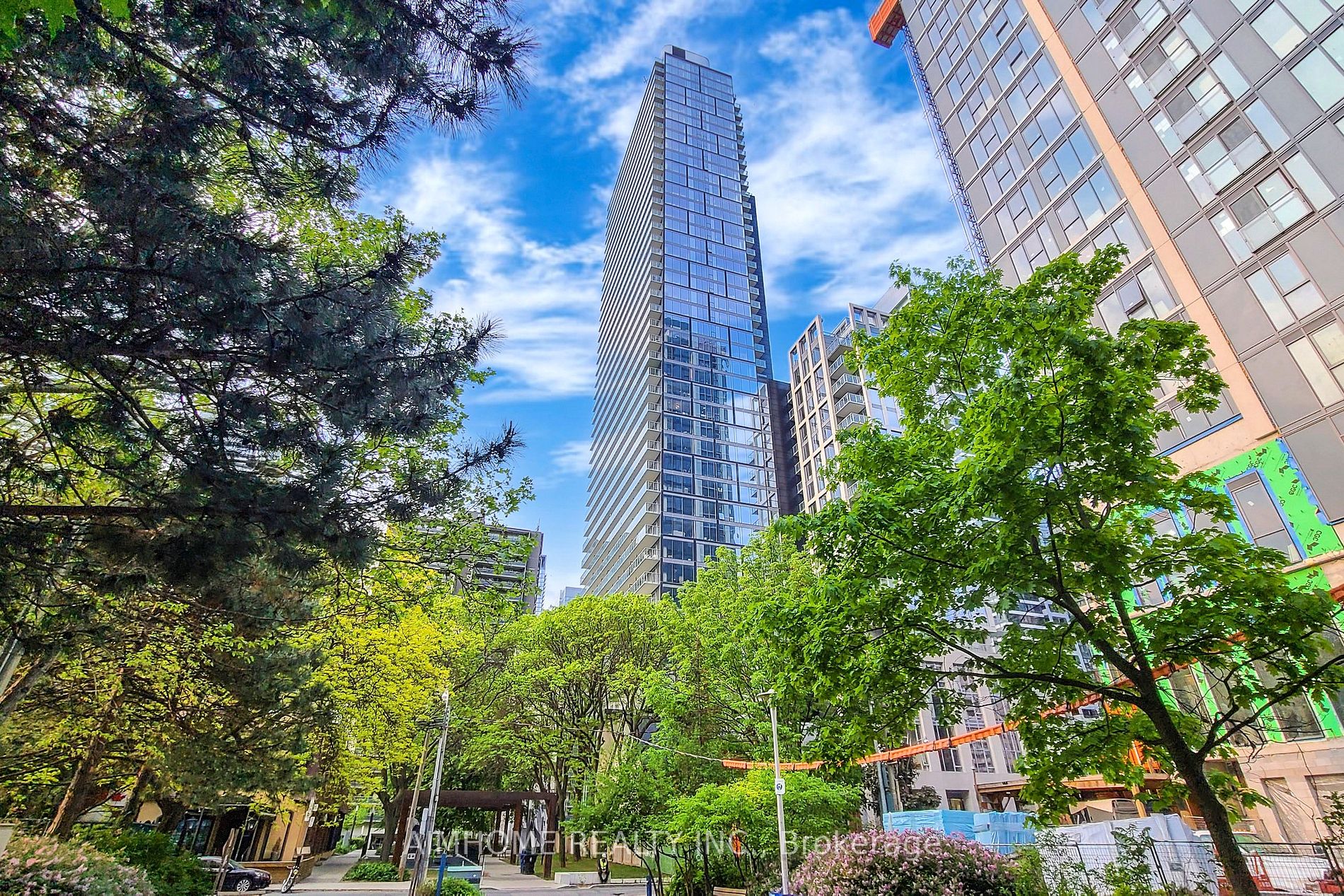 1 Gloucester St, #1816