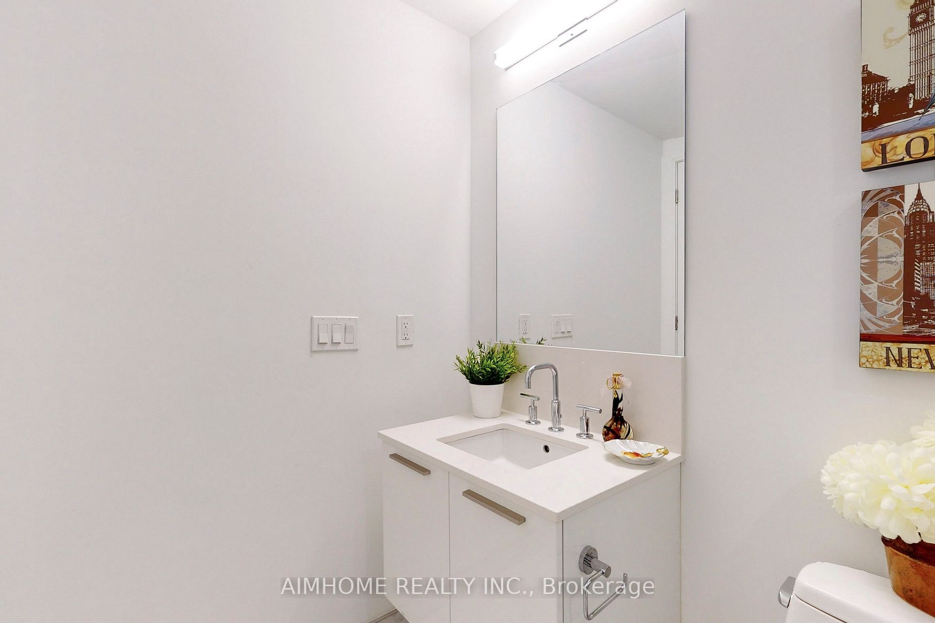 1 Gloucester St, #1816