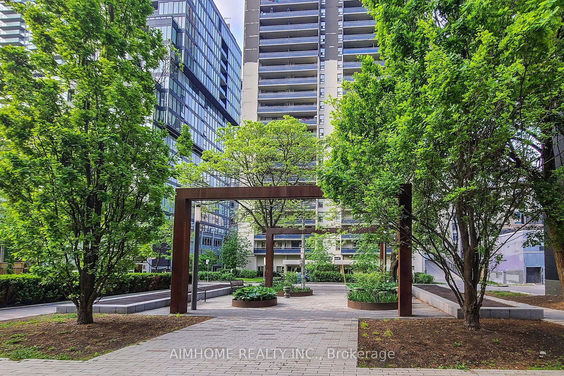 1 Gloucester St, #1816