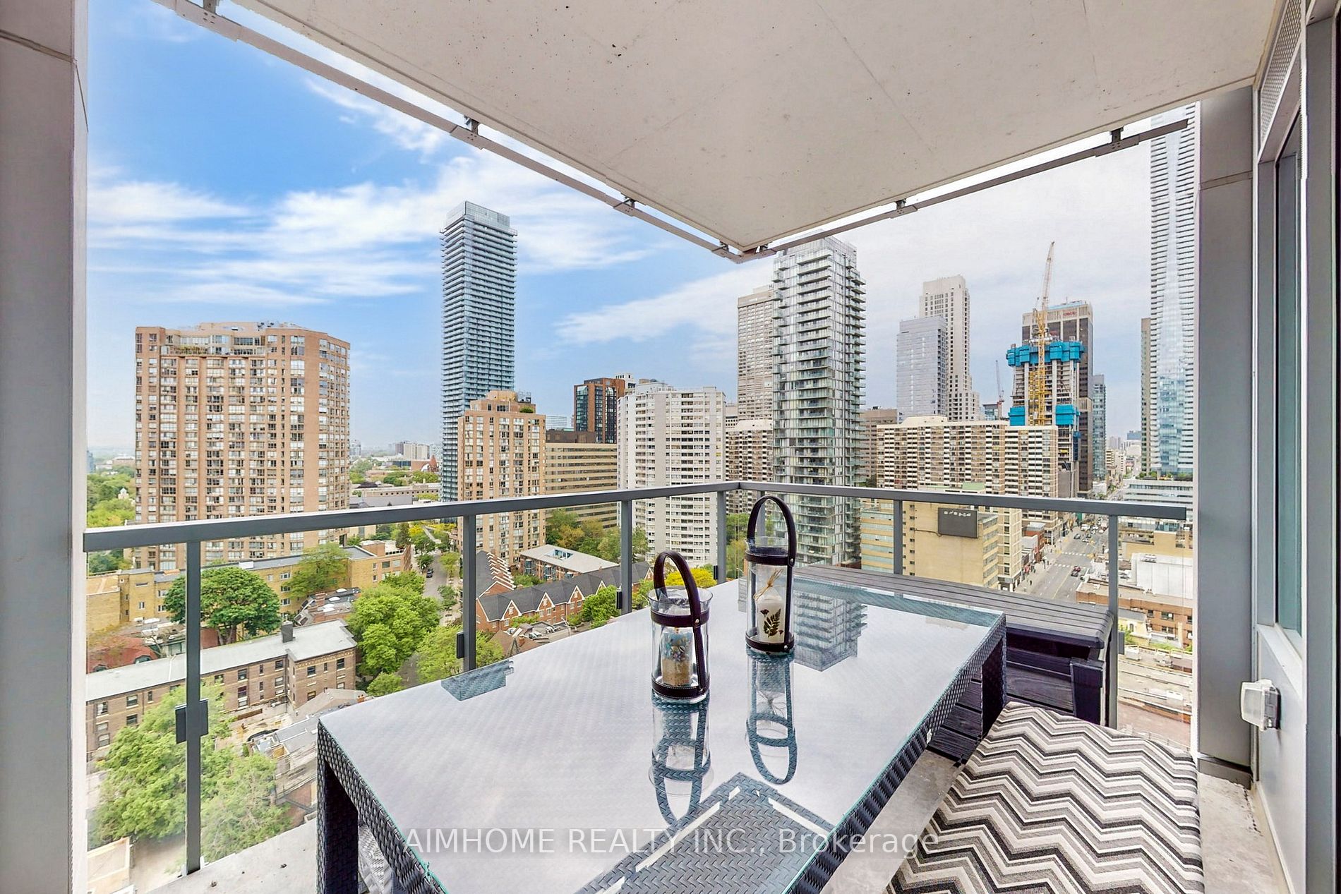 1 Gloucester St, #1816