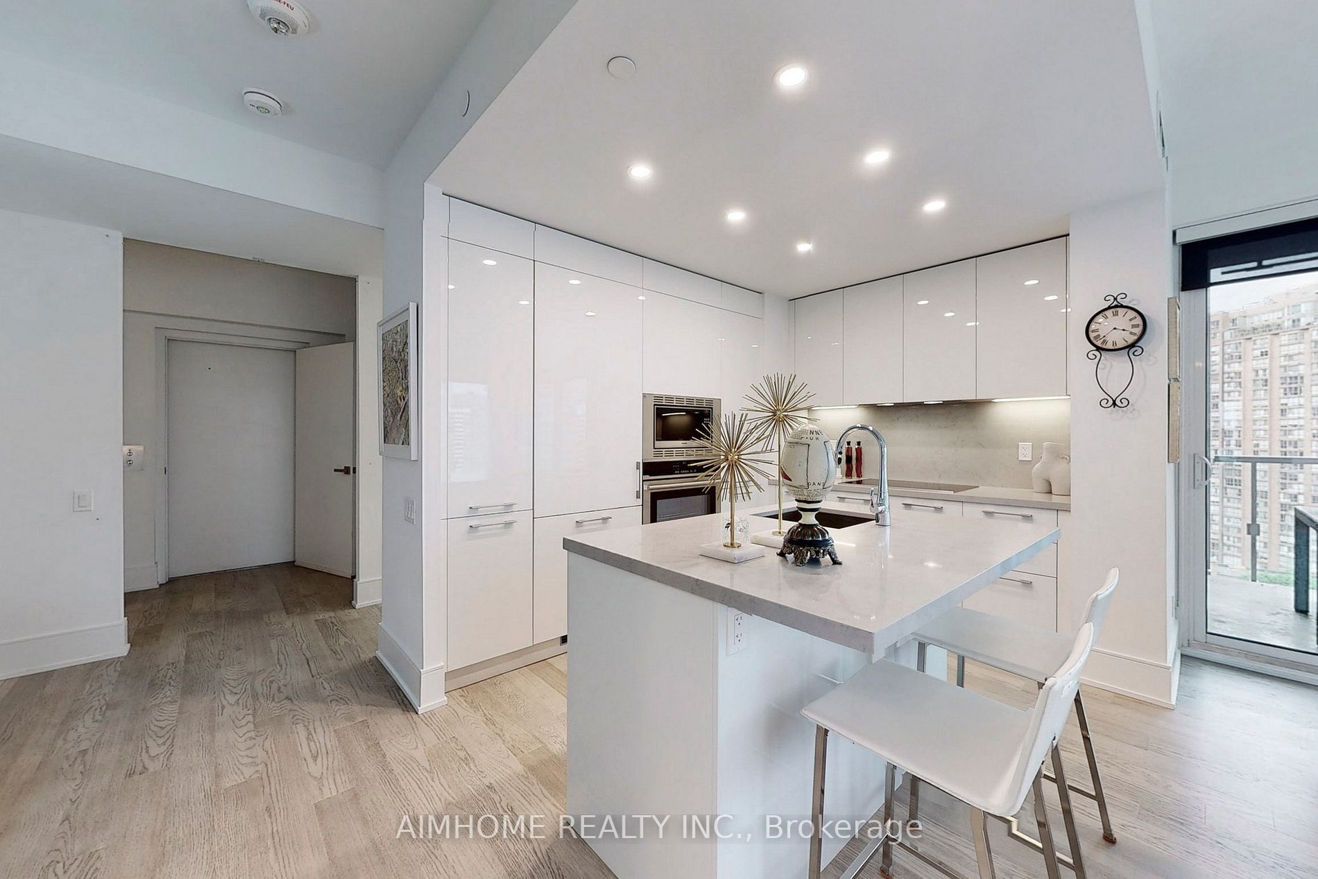 1 Gloucester St, #1816