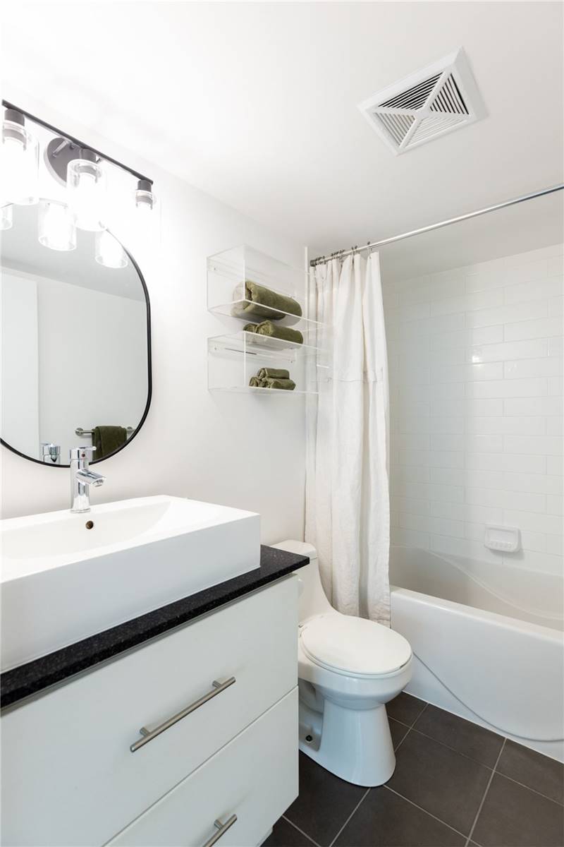 1171 Queen St W, #702