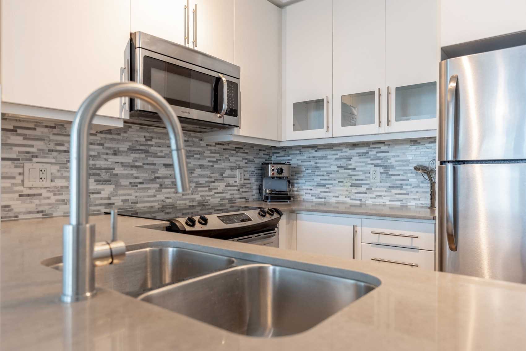 1171 Queen St W, #702