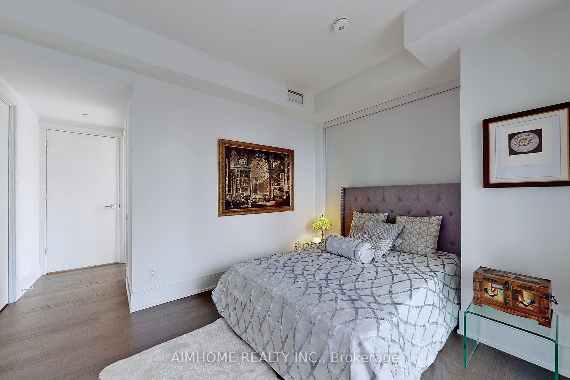 1 Gloucester St, #1815