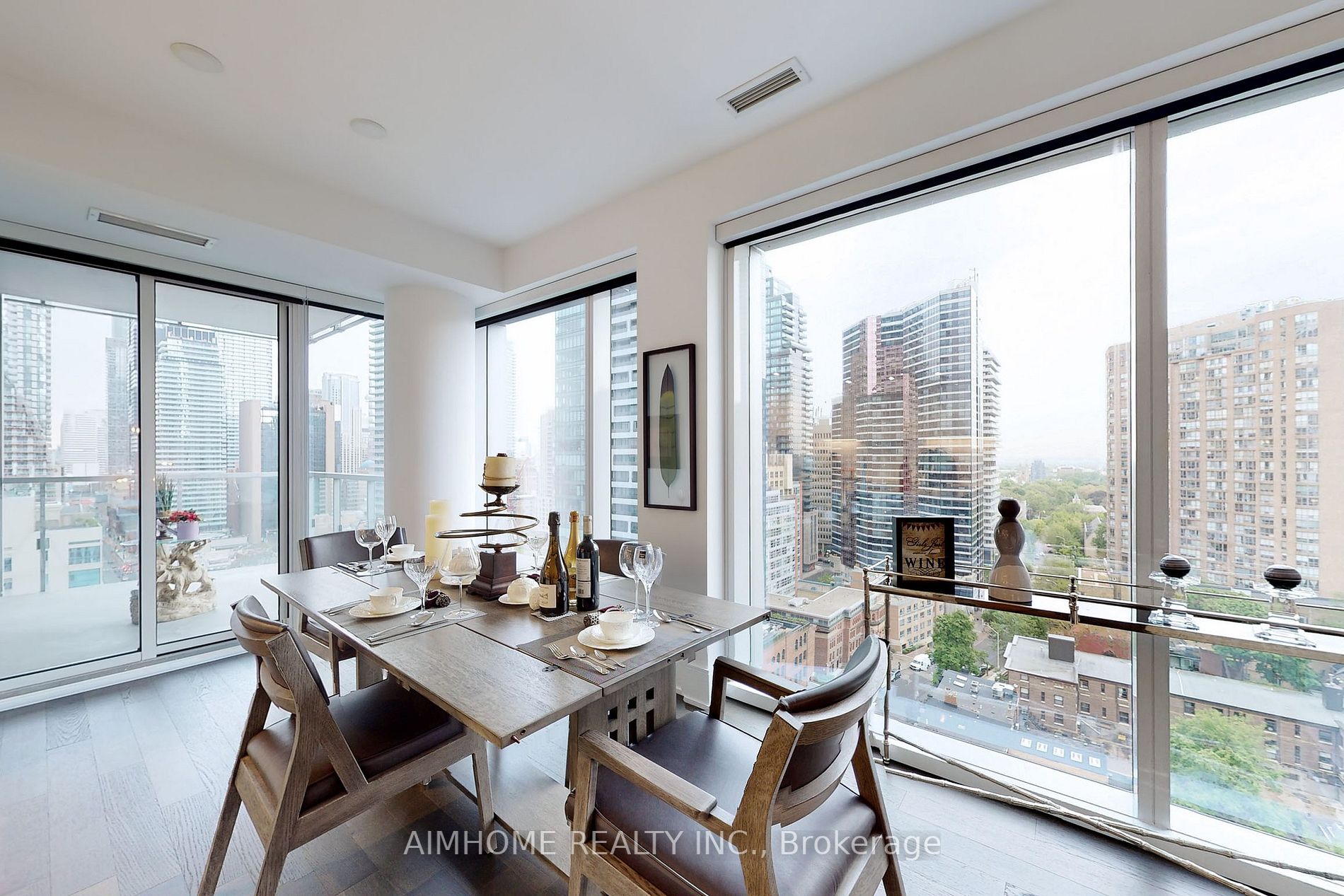 1 Gloucester St, #1815