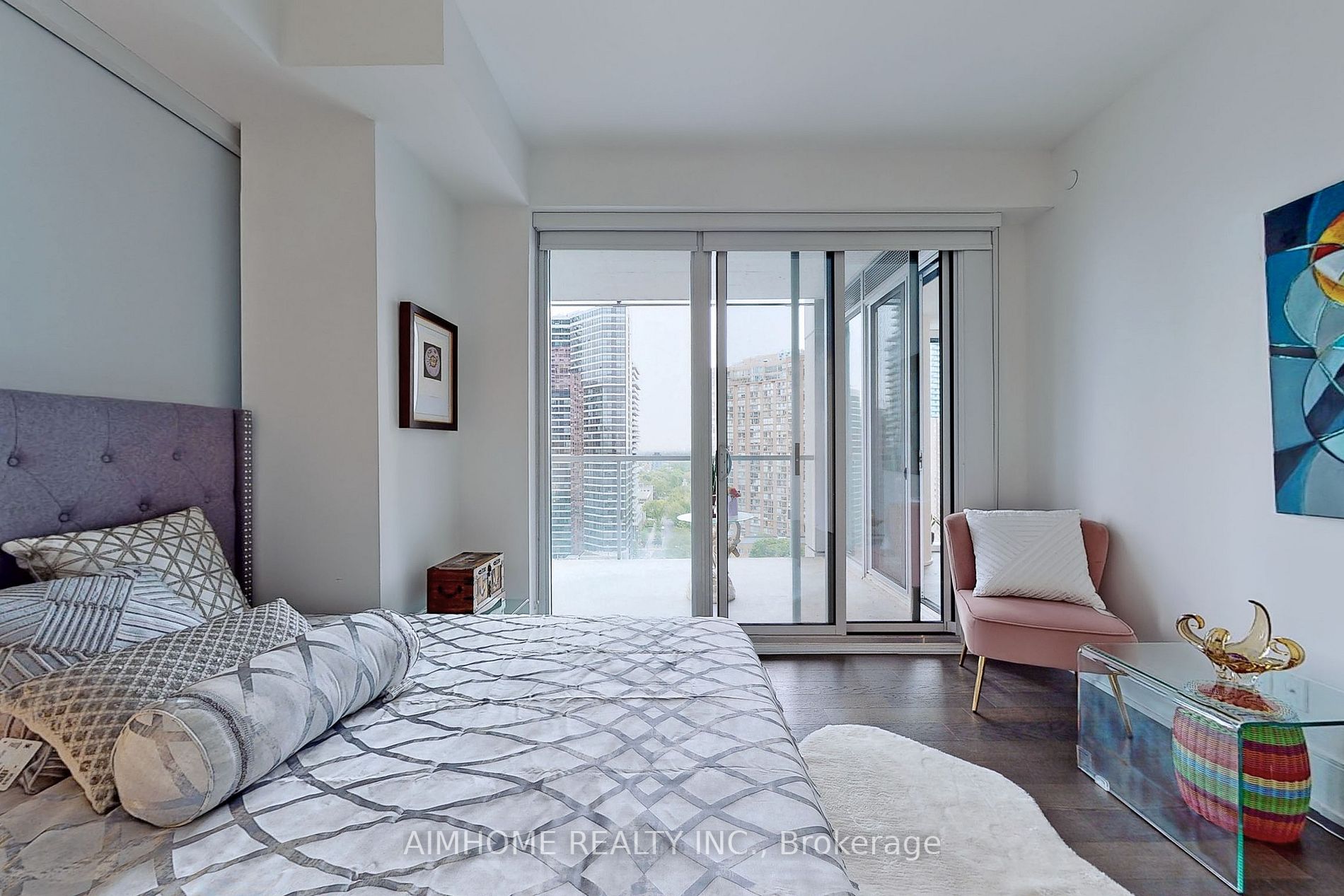 1 Gloucester St, #1815