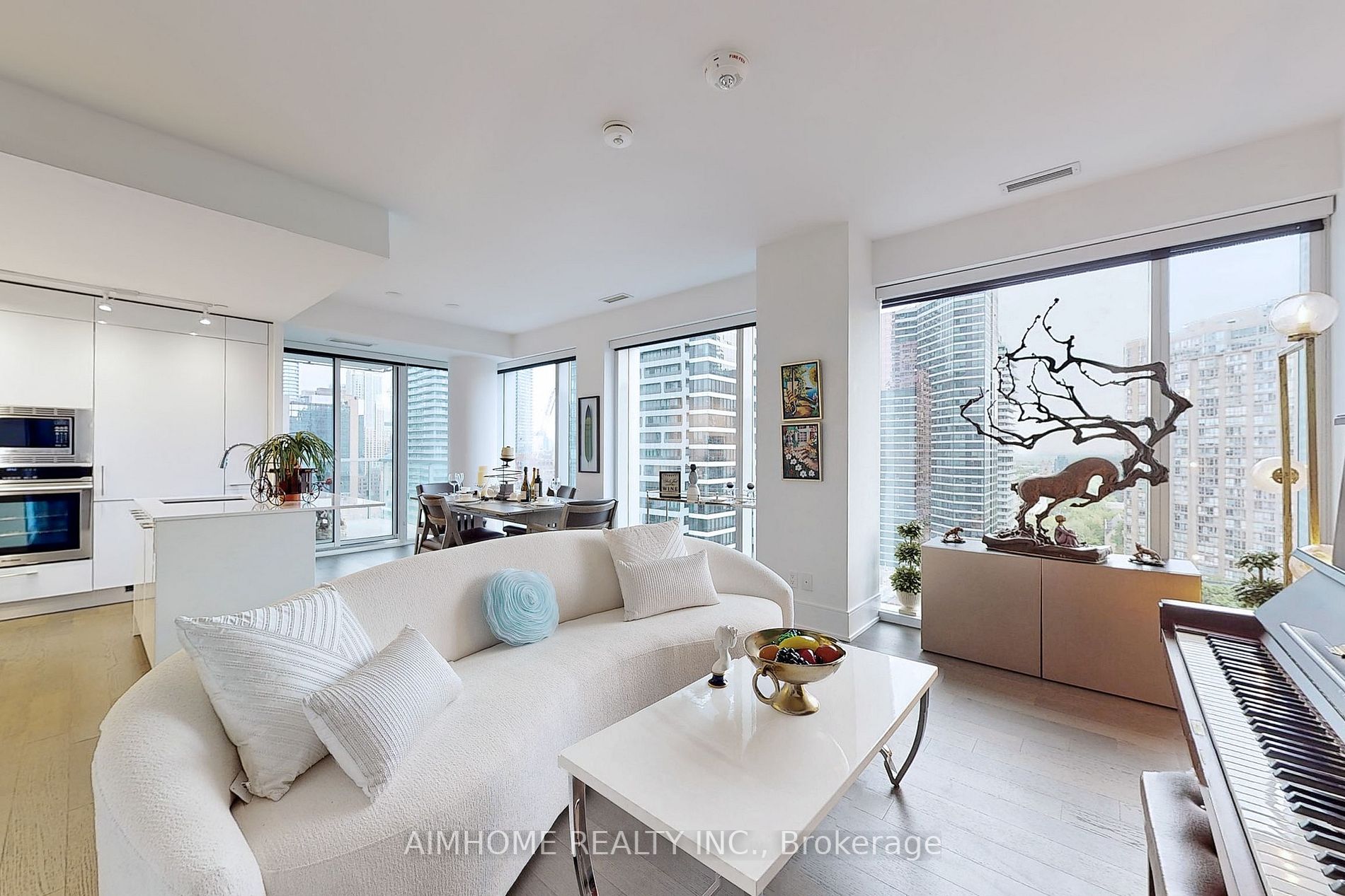 1 Gloucester St, #1815