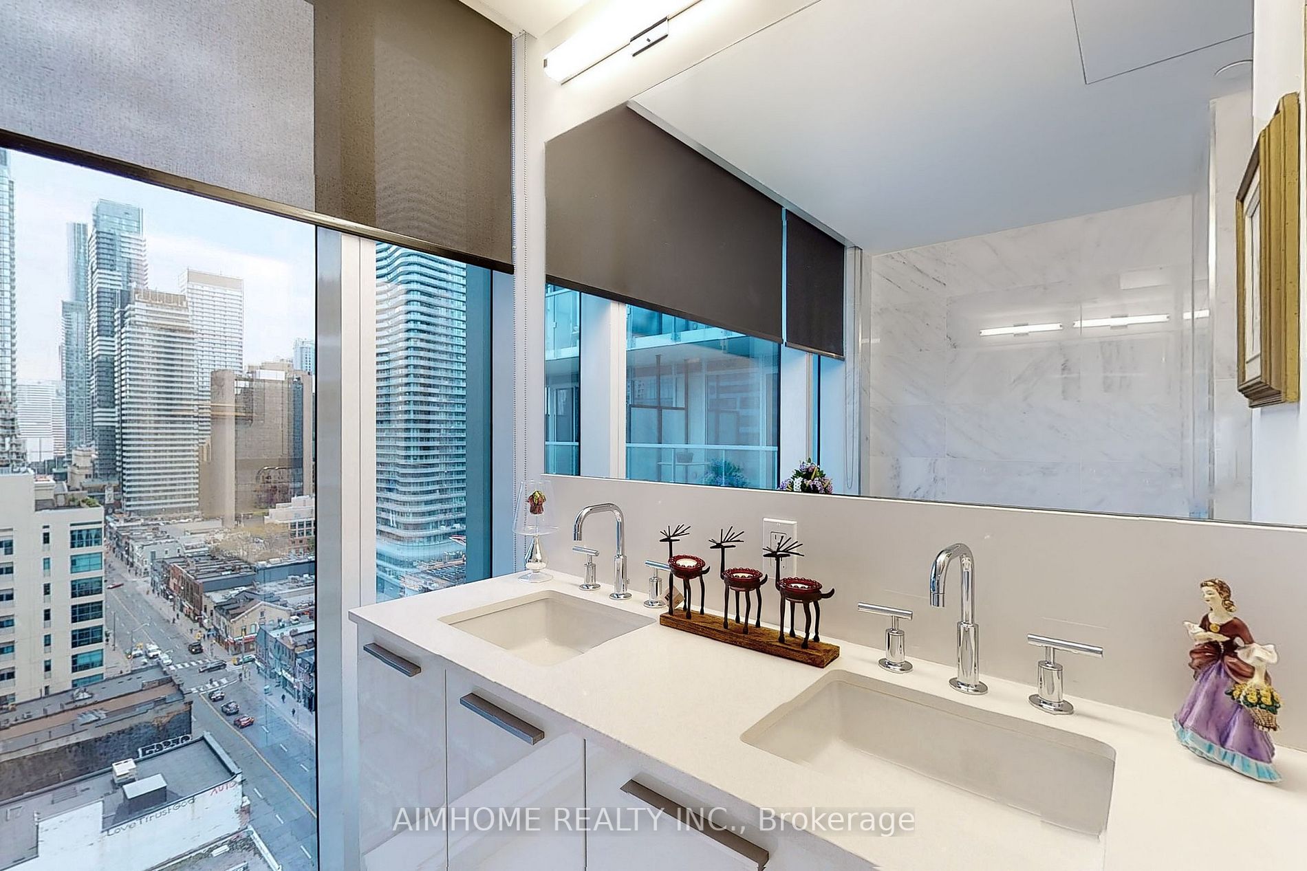 1 Gloucester St, #1815