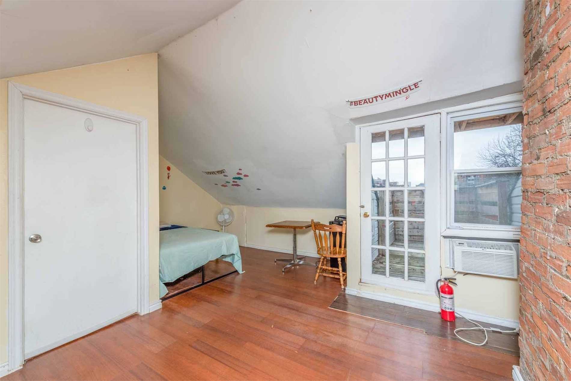 59 Homewood Ave