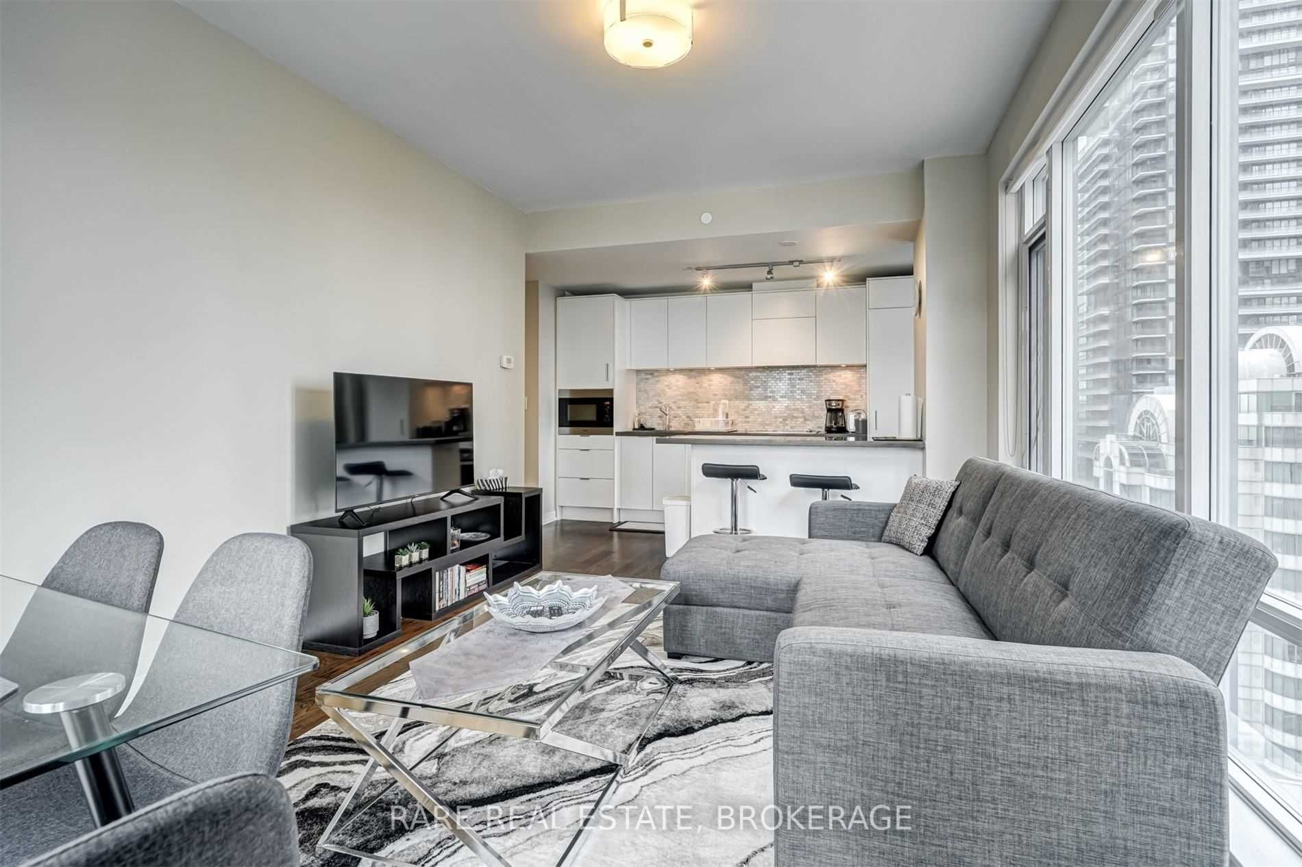 Listing C6048107 - Large Photo # 4