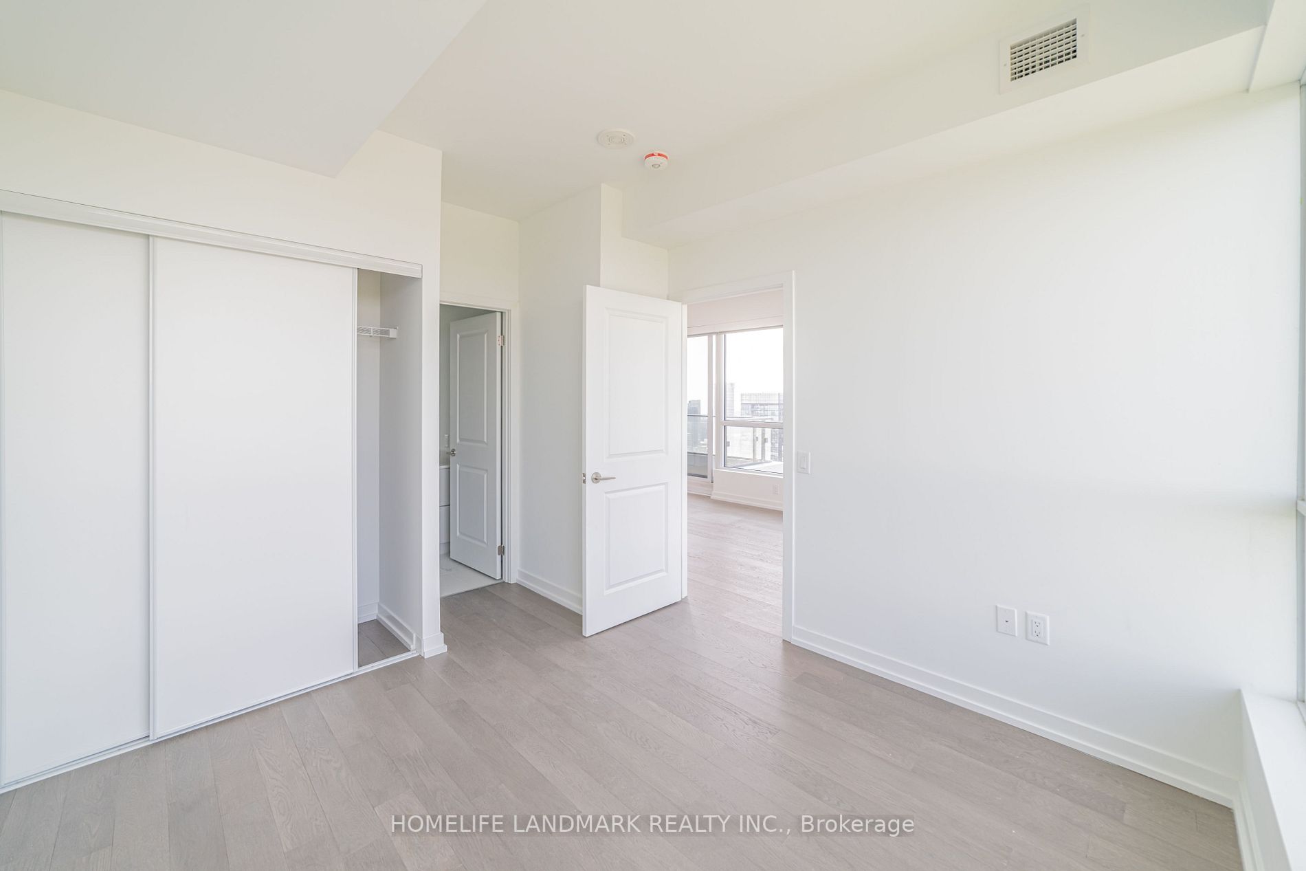 Listing C6048404 - Large Photo # 3