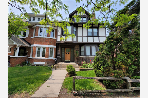 378 Spadina Rd, Toronto