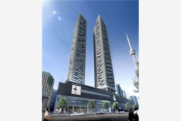 100 Harbour St, Toronto
