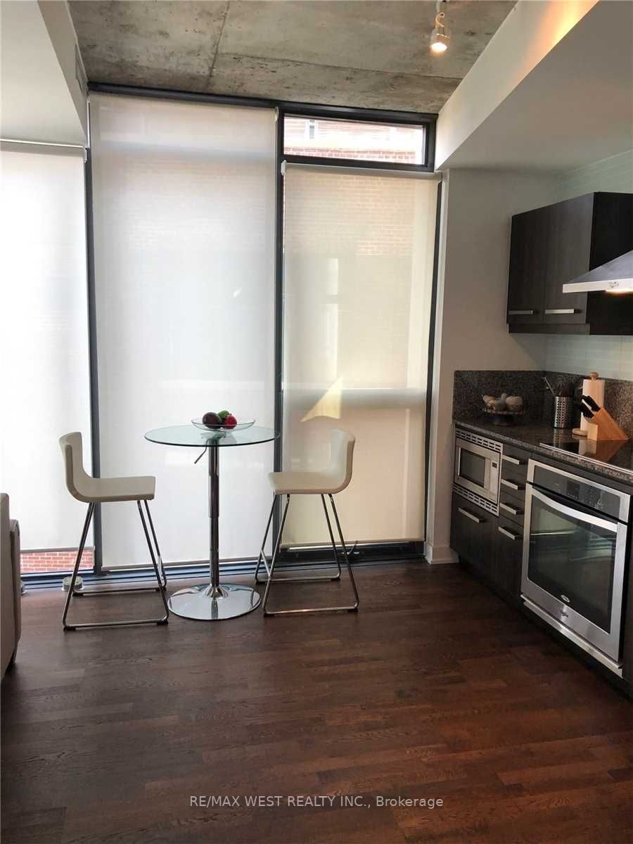 15 Beverley St, #605