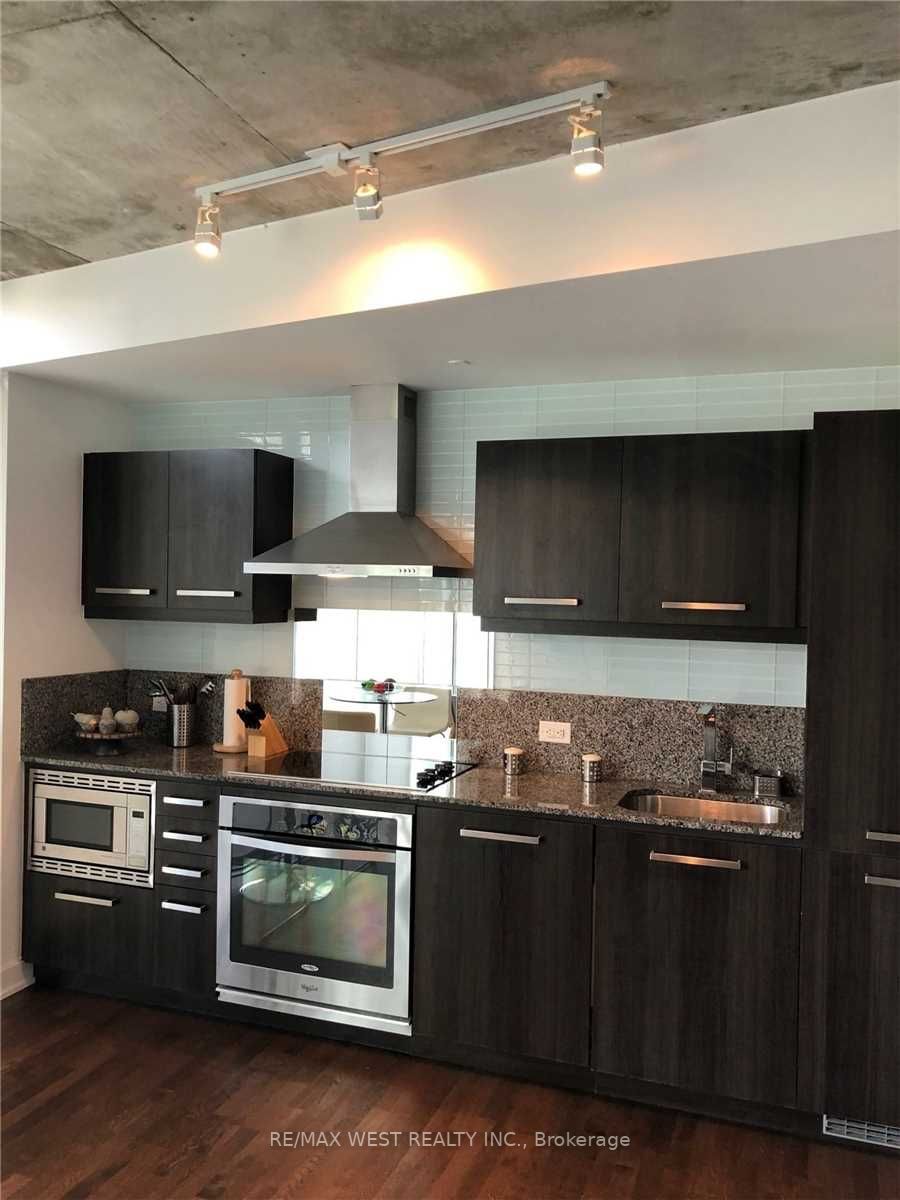 15 Beverley St, #605