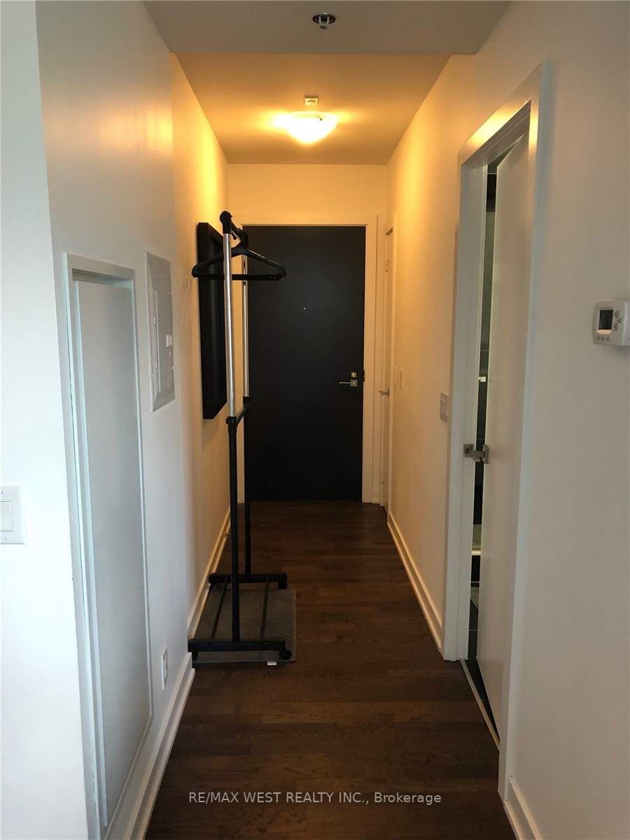 15 Beverley St, #605