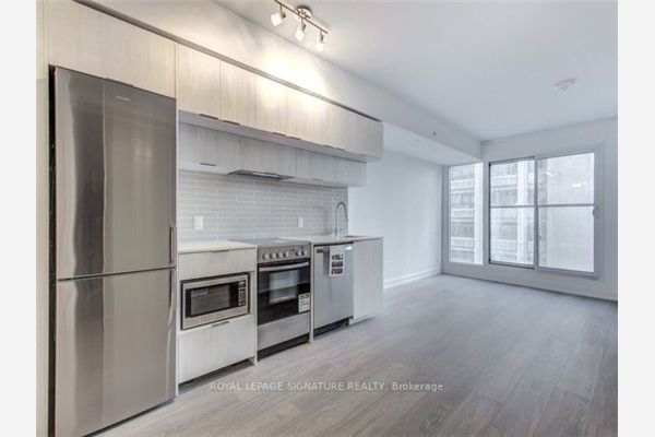 181 Dundas St E, Toronto