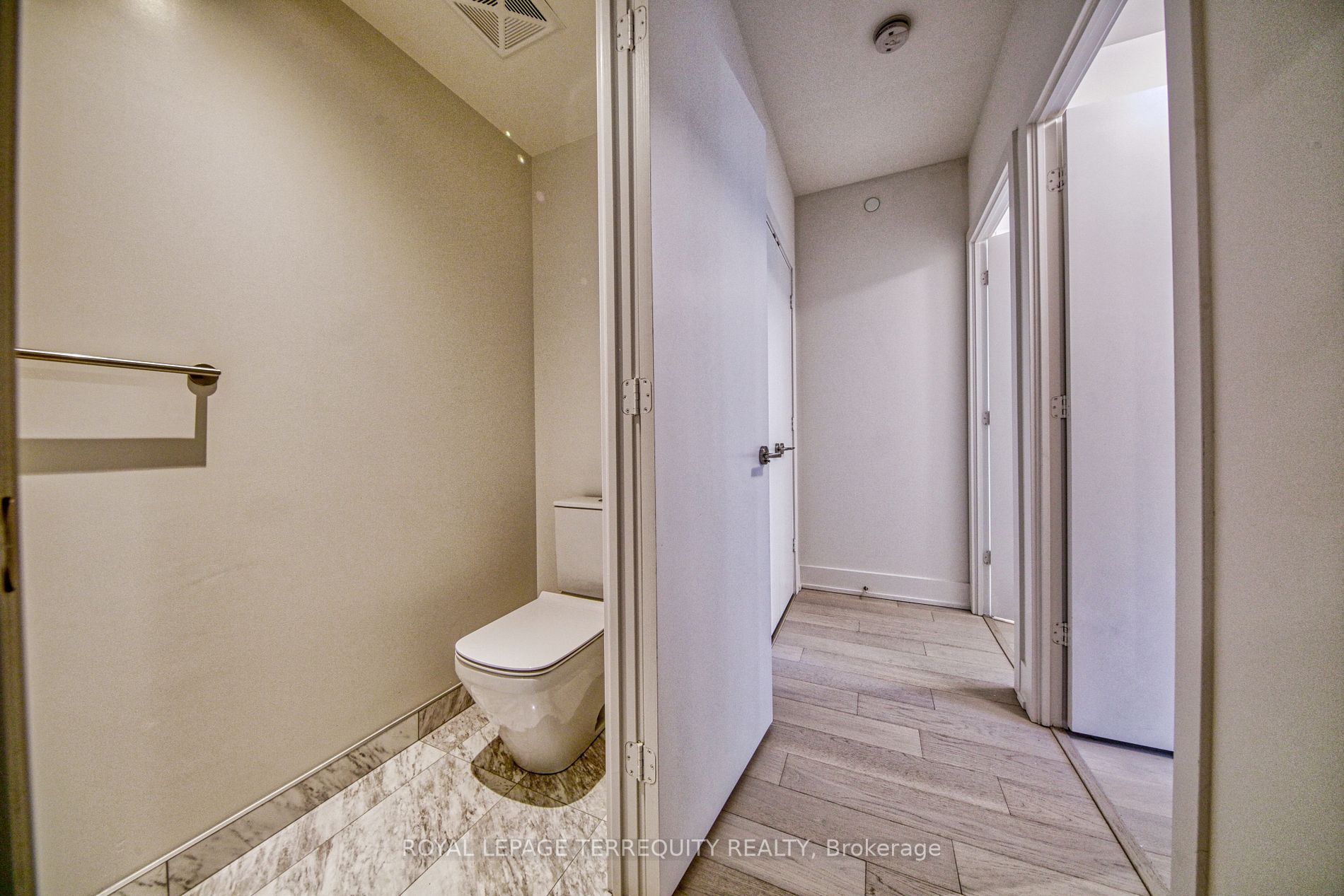Listing C6050004 - Large Photo # 24